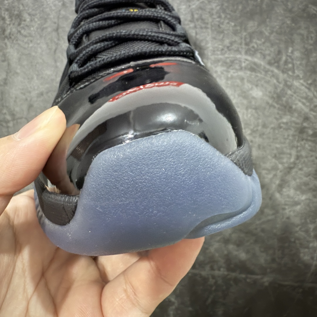 图片[6]-【TK至尊版】Air Jordan 11 “Gamma” 2025款复刻AJ11伽玛蓝 货号：CT8012-047 台湾原厂牛津布，密度紧实，感光度高 领口定型与填充物饱和度完美契合 鞋身主材质均来自三本久sadisa 俗称原厂皮料 鞋身全电脑针车，针距固定，间距平行，转弯自然 蓝色电绣飞人LOGO，饱满自然 冰蓝水晶大底，色泽鲜艳，透光度高 台湾原产碳板 盒标立体标，内置感应芯片 目前市场首个纯原版本 市场第一梯队品质 尺码：40 40.5 41 42 42.5 43 44 44.5 45 45.5 46 47.5-选品中心