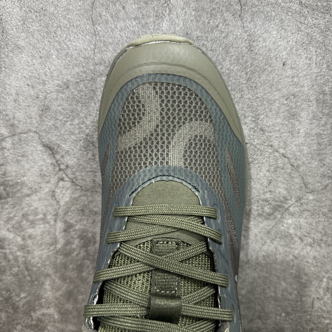 图片[5]-【PZ版本】On昂跑 x LOEWE罗意威 Cloudventure 织物 跑步 户外轻便百搭系带 减震 低帮 运动休闲鞋 采用工程飞织网布组合再生聚酯纤维鞋面材质搭载独家隐藏速度中板 镂空CloudTec科技 泡棉缓震中底 黑科技跑出圈的时尚运动新宠 尺码：36 37 38 39 40 41 42 43 44 45-选品中心