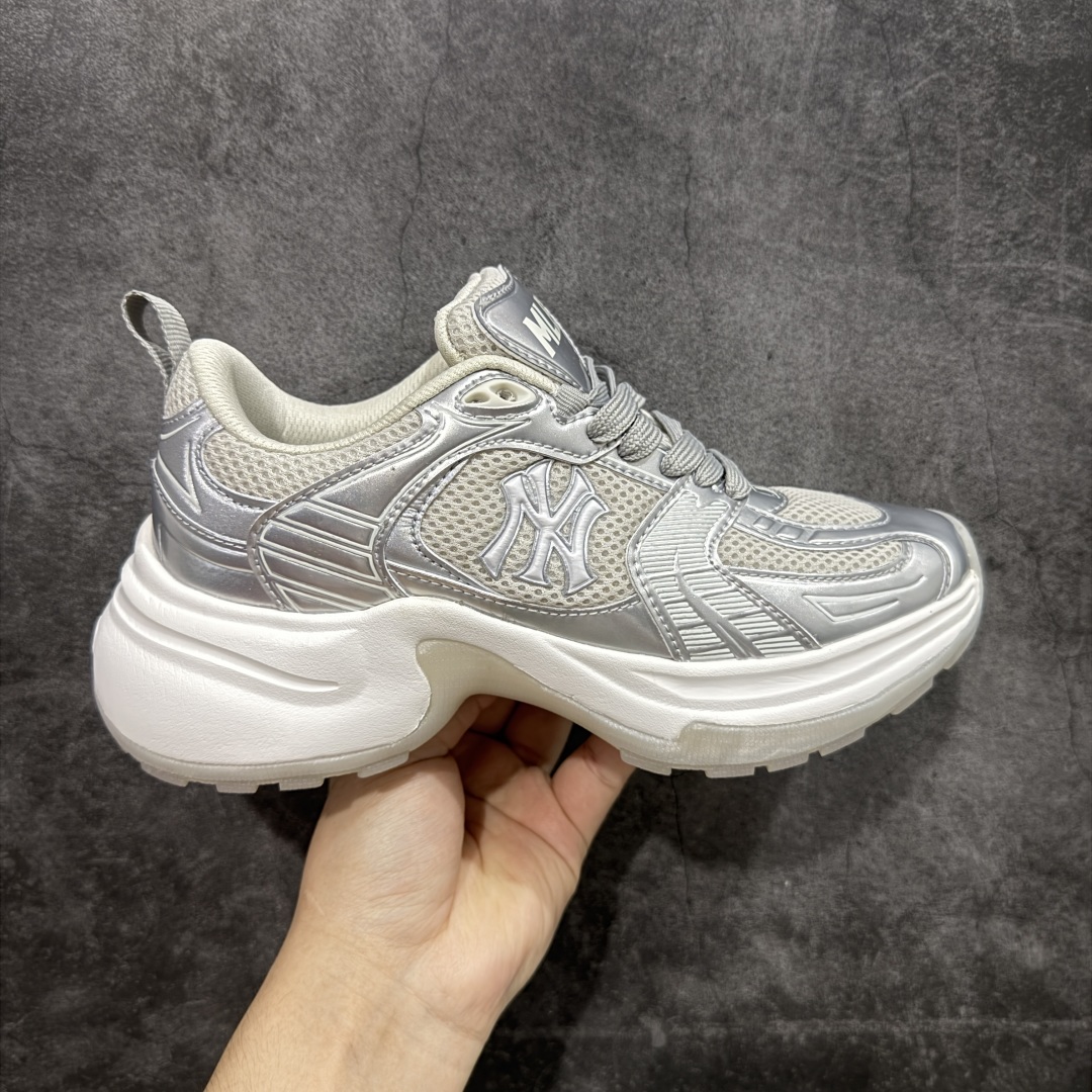 【纯原版】MLB Winner Chunky 25新款 NY百搭舒适休闲潮流运动厚底增高 防滑耐磨 低帮 老爹鞋白粉色 潮流厚底时尚街头赛博老爹鞋 MLB官方同步出货 虞书欣等众多潮流明星同款 高弹双层MD大底 原楦原档案数据开发版型(完美鞋头弧度/后套收口效果🆚市面文案版本‼️) 原厂立体填充鞋舌海绵 中底注胶孔原数据开发模具大底原厂转印标市面上唯一纯原版本 原材料打造 内增高6cm 原厂1:1模具开发 原厂进口纳米材质 原厂 全套手提袋 原盒雷射防伪标包装 天猫订单品质 官网尺码:35 36 36.5 37.5 38 38.5 39 40-选品中心