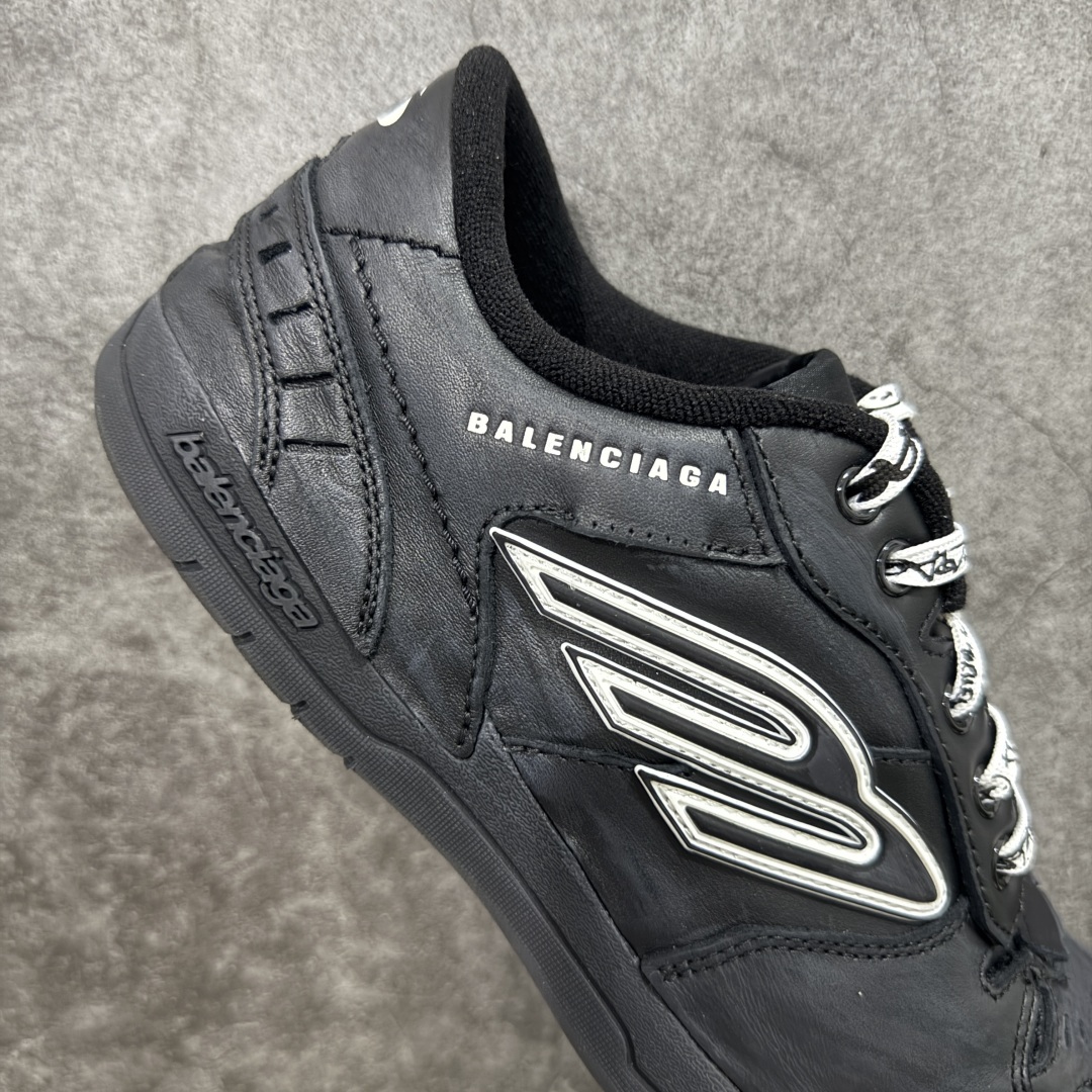 图片[7]-【XA纯原版】Balenciaga Hamptons Worn-Out 巴黎世家十八18代 涤纶（聚酯纤维）牛皮革 圆头系带 低帮 生活休闲鞋板鞋 全套原纸板楦头开发 最原汁原味的灵魂版型 全鞋荧光划线卡点 胶水把控整洁度追求极致完美 每一双都是工艺品 多重QC质检 超越公司货的品控标准 实实在在的免检产品 原盒原配 正确字体电绣 粗细、位置、大小正确 侧边TPU 透气孔匹配意产原版 正确分离大底 TPU软底 原版一致大底LOGO 立体感十足 原厂皮料水洗做旧 采购原厂网纱 偏大一码 尺码：35 36 37 38 39 40 41 42 43 44 45 46-选品中心