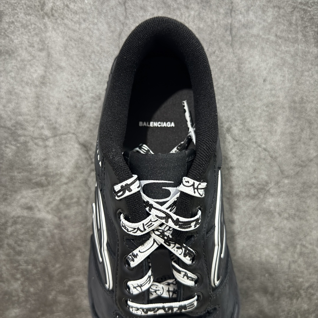 图片[8]-【XA纯原版】Balenciaga Hamptons Worn-Out 巴黎世家十八18代 涤纶（聚酯纤维）牛皮革 圆头系带 低帮 生活休闲鞋板鞋 全套原纸板楦头开发 最原汁原味的灵魂版型 全鞋荧光划线卡点 胶水把控整洁度追求极致完美 每一双都是工艺品 多重QC质检 超越公司货的品控标准 实实在在的免检产品 原盒原配 正确字体电绣 粗细、位置、大小正确 侧边TPU 透气孔匹配意产原版 正确分离大底 TPU软底 原版一致大底LOGO 立体感十足 原厂皮料水洗做旧 采购原厂网纱 偏大一码 尺码：35 36 37 38 39 40 41 42 43 44 45 46-选品中心