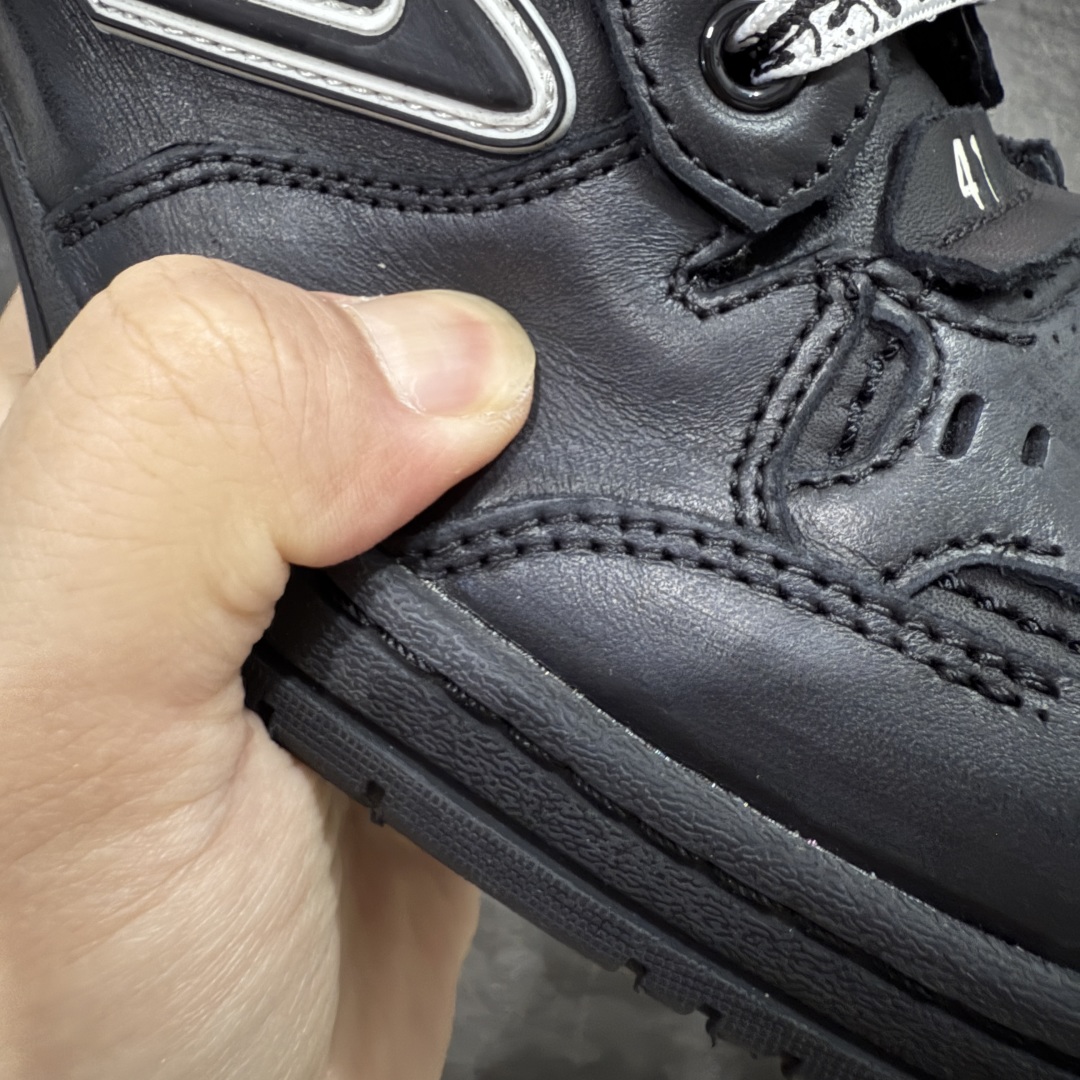 图片[5]-【XA纯原版】Balenciaga Hamptons Worn-Out 巴黎世家十八18代 涤纶（聚酯纤维）牛皮革 圆头系带 低帮 生活休闲鞋板鞋 全套原纸板楦头开发 最原汁原味的灵魂版型 全鞋荧光划线卡点 胶水把控整洁度追求极致完美 每一双都是工艺品 多重QC质检 超越公司货的品控标准 实实在在的免检产品 原盒原配 正确字体电绣 粗细、位置、大小正确 侧边TPU 透气孔匹配意产原版 正确分离大底 TPU软底 原版一致大底LOGO 立体感十足 原厂皮料水洗做旧 采购原厂网纱 偏大一码 尺码：35 36 37 38 39 40 41 42 43 44 45 46-选品中心