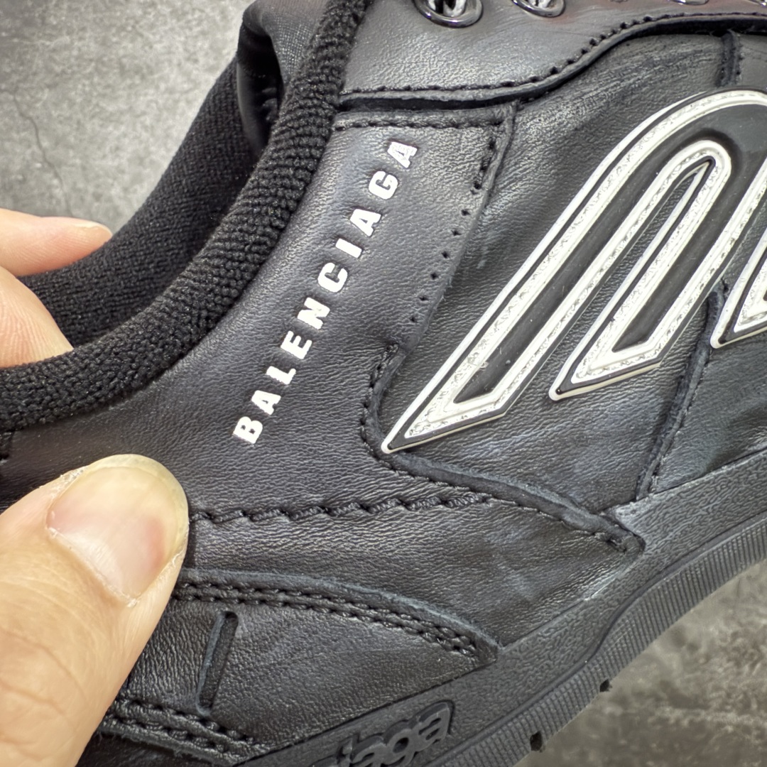 图片[3]-【XA纯原版】Balenciaga Hamptons Worn-Out 巴黎世家十八18代 涤纶（聚酯纤维）牛皮革 圆头系带 低帮 生活休闲鞋板鞋 全套原纸板楦头开发 最原汁原味的灵魂版型 全鞋荧光划线卡点 胶水把控整洁度追求极致完美 每一双都是工艺品 多重QC质检 超越公司货的品控标准 实实在在的免检产品 原盒原配 正确字体电绣 粗细、位置、大小正确 侧边TPU 透气孔匹配意产原版 正确分离大底 TPU软底 原版一致大底LOGO 立体感十足 原厂皮料水洗做旧 采购原厂网纱 偏大一码 尺码：35 36 37 38 39 40 41 42 43 44 45 46-选品中心