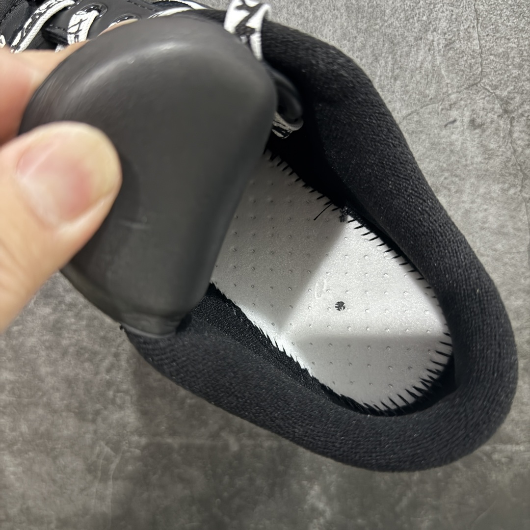 图片[9]-【XA纯原版】Balenciaga Hamptons Worn-Out 巴黎世家十八18代 涤纶（聚酯纤维）牛皮革 圆头系带 低帮 生活休闲鞋板鞋 全套原纸板楦头开发 最原汁原味的灵魂版型 全鞋荧光划线卡点 胶水把控整洁度追求极致完美 每一双都是工艺品 多重QC质检 超越公司货的品控标准 实实在在的免检产品 原盒原配 正确字体电绣 粗细、位置、大小正确 侧边TPU 透气孔匹配意产原版 正确分离大底 TPU软底 原版一致大底LOGO 立体感十足 原厂皮料水洗做旧 采购原厂网纱 偏大一码 尺码：35 36 37 38 39 40 41 42 43 44 45 46-选品中心