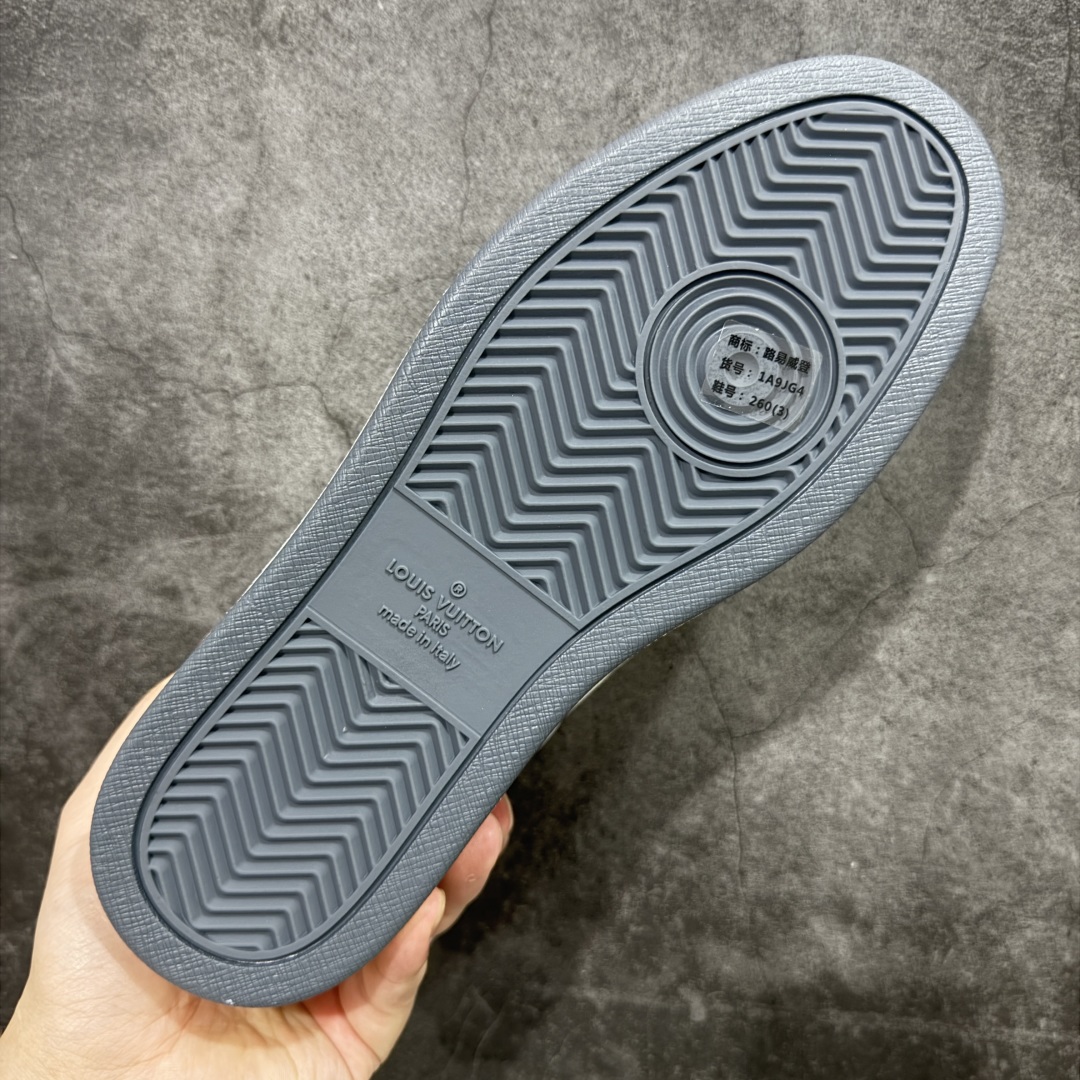 图片[9]-【海淘代购版】Louis Vuitton LV 路易威登 Rivoli 低帮休闲板鞋 海淘代购同渠道品质 高端零售 外贸充正专供 原版购入开发 ZP级全套包装 完美楦型 正确卡色 大底TPU 质感媲美原版 细节与原版一致 请注意区分市面通货材 尺码：38 39 40 41 42 43 44 45 46-选品中心