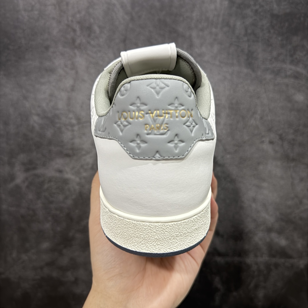 图片[4]-【海淘代购版】Louis Vuitton LV 路易威登 Rivoli 低帮休闲板鞋 海淘代购同渠道品质 高端零售 外贸充正专供 原版购入开发 ZP级全套包装 完美楦型 正确卡色 大底TPU 质感媲美原版 细节与原版一致 请注意区分市面通货材 尺码：38 39 40 41 42 43 44 45 46-选品中心