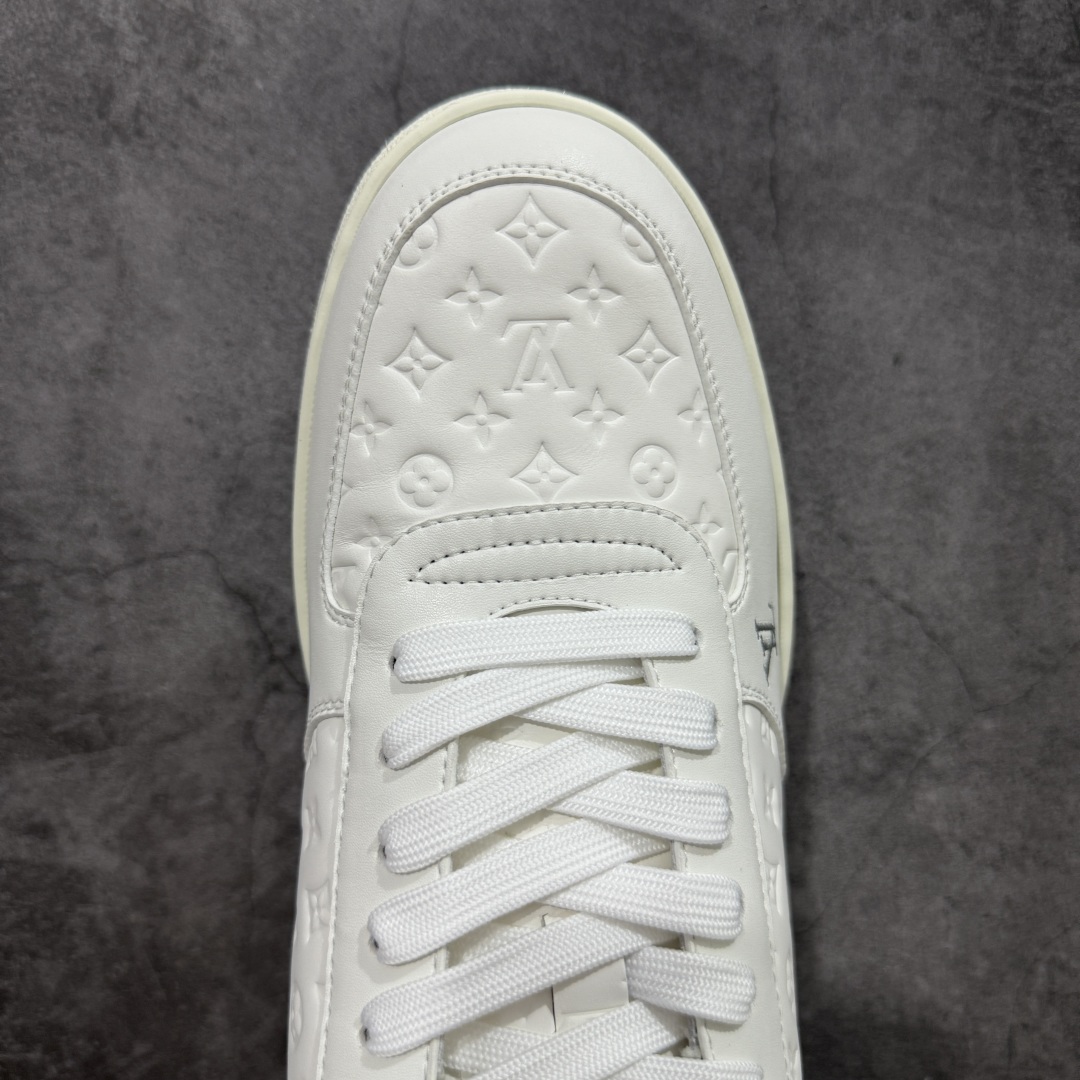 图片[5]-【海淘代购版】Louis Vuitton LV 路易威登 Rivoli 低帮休闲板鞋 海淘代购同渠道品质 高端零售 外贸充正专供 原版购入开发 ZP级全套包装 完美楦型 正确卡色 大底TPU 质感媲美原版 细节与原版一致 请注意区分市面通货材 尺码：38 39 40 41 42 43 44 45 46-选品中心