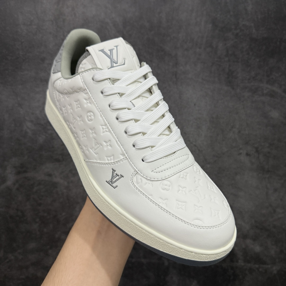 图片[3]-【海淘代购版】Louis Vuitton LV 路易威登 Rivoli 低帮休闲板鞋 海淘代购同渠道品质 高端零售 外贸充正专供 原版购入开发 ZP级全套包装 完美楦型 正确卡色 大底TPU 质感媲美原版 细节与原版一致 请注意区分市面通货材 尺码：38 39 40 41 42 43 44 45 46-选品中心