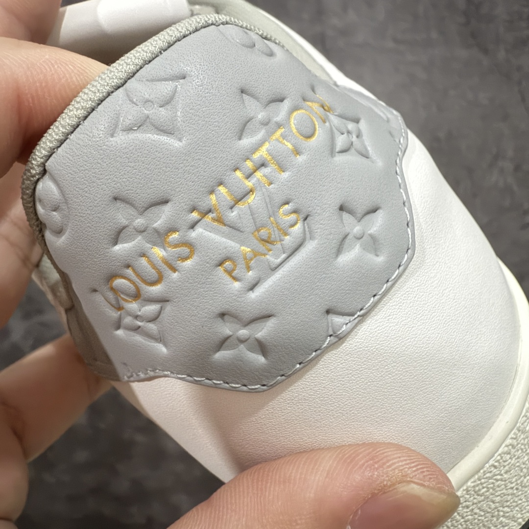 图片[2]-【海淘代购版】Louis Vuitton LV 路易威登 Rivoli 低帮休闲板鞋 海淘代购同渠道品质 高端零售 外贸充正专供 原版购入开发 ZP级全套包装 完美楦型 正确卡色 大底TPU 质感媲美原版 细节与原版一致 请注意区分市面通货材 尺码：38 39 40 41 42 43 44 45 46-选品中心