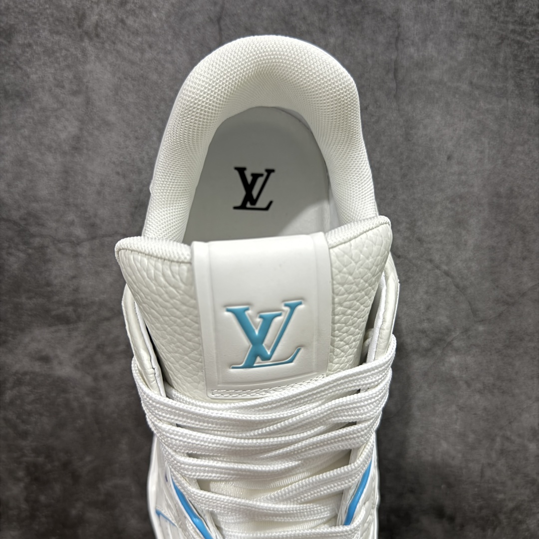 图片[8]-【HS纯原礼盒版福利】 LV Trainer系列高奢运动鞋 白蓝紫限定款 新款芯片顶级 潮人必备单品 同步ZP官网空胶工艺 鞋舌、挂饰均镶嵌NFC芯片感应装置 正确胶片断点式设计 中底正确还原原版油印字母比例 1：1原楦格板、楦头、刀磨全新升级！ 独家订制顶级压纹麂皮 原版开模TPU大底 质感原版一致 垫脚聚米微料加透气英伦网布 披靡市场任何版本！细节完美呈现！ 代购指定版本 全新升级最新双盒包装 扫码秒进官网！ 全套包装配件同比原版 尺码： 39-46-选品中心