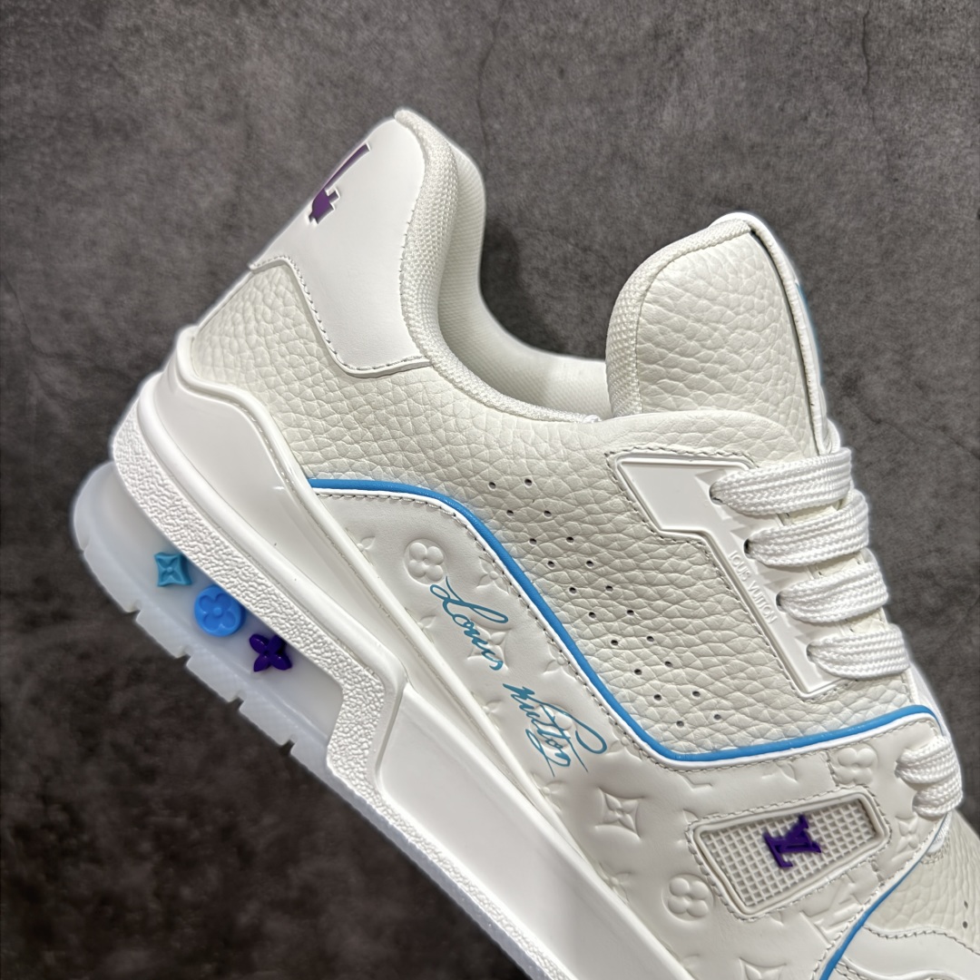 图片[7]-【HS纯原礼盒版福利】 LV Trainer系列高奢运动鞋 白蓝紫限定款 新款芯片顶级 潮人必备单品 同步ZP官网空胶工艺 鞋舌、挂饰均镶嵌NFC芯片感应装置 正确胶片断点式设计 中底正确还原原版油印字母比例 1：1原楦格板、楦头、刀磨全新升级！ 独家订制顶级压纹麂皮 原版开模TPU大底 质感原版一致 垫脚聚米微料加透气英伦网布 披靡市场任何版本！细节完美呈现！ 代购指定版本 全新升级最新双盒包装 扫码秒进官网！ 全套包装配件同比原版 尺码： 39-46-选品中心