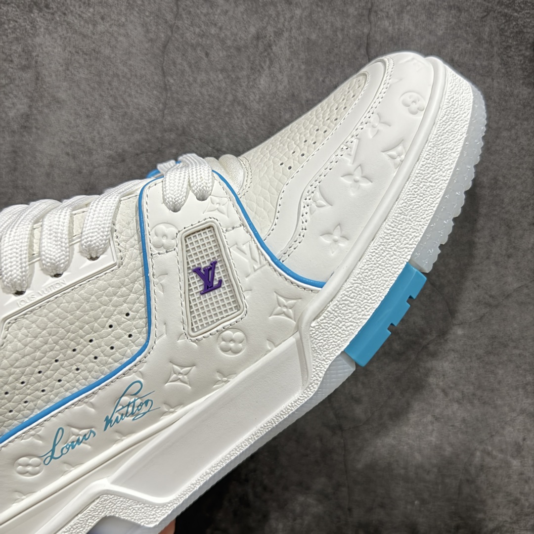图片[6]-【HS纯原礼盒版福利】 LV Trainer系列高奢运动鞋 白蓝紫限定款 新款芯片顶级 潮人必备单品 同步ZP官网空胶工艺 鞋舌、挂饰均镶嵌NFC芯片感应装置 正确胶片断点式设计 中底正确还原原版油印字母比例 1：1原楦格板、楦头、刀磨全新升级！ 独家订制顶级压纹麂皮 原版开模TPU大底 质感原版一致 垫脚聚米微料加透气英伦网布 披靡市场任何版本！细节完美呈现！ 代购指定版本 全新升级最新双盒包装 扫码秒进官网！ 全套包装配件同比原版 尺码： 39-46-选品中心
