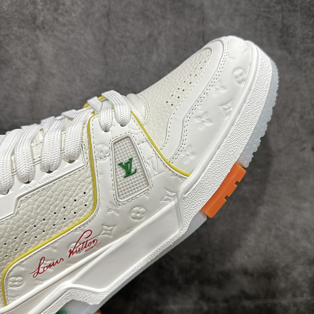 图片[6]-【HS纯原礼盒版福利】 LV Trainer系列高奢运动鞋 白黄蓝 限定款 新款芯片顶级 潮人必备单品 同步ZP官网空胶工艺 鞋舌、挂饰均镶嵌NFC芯片感应装置 正确胶片断点式设计 中底正确还原原版油印字母比例 1：1原楦格板、楦头、刀磨全新升级！ 独家订制顶级压纹麂皮 原版开模TPU大底 质感原版一致 垫脚聚米微料加透气英伦网布 披靡市场任何版本！细节完美呈现！ 代购指定版本 全新升级最新双盒包装 扫码秒进官网！ 全套包装配件同比原版 尺码： 39-46-选品中心