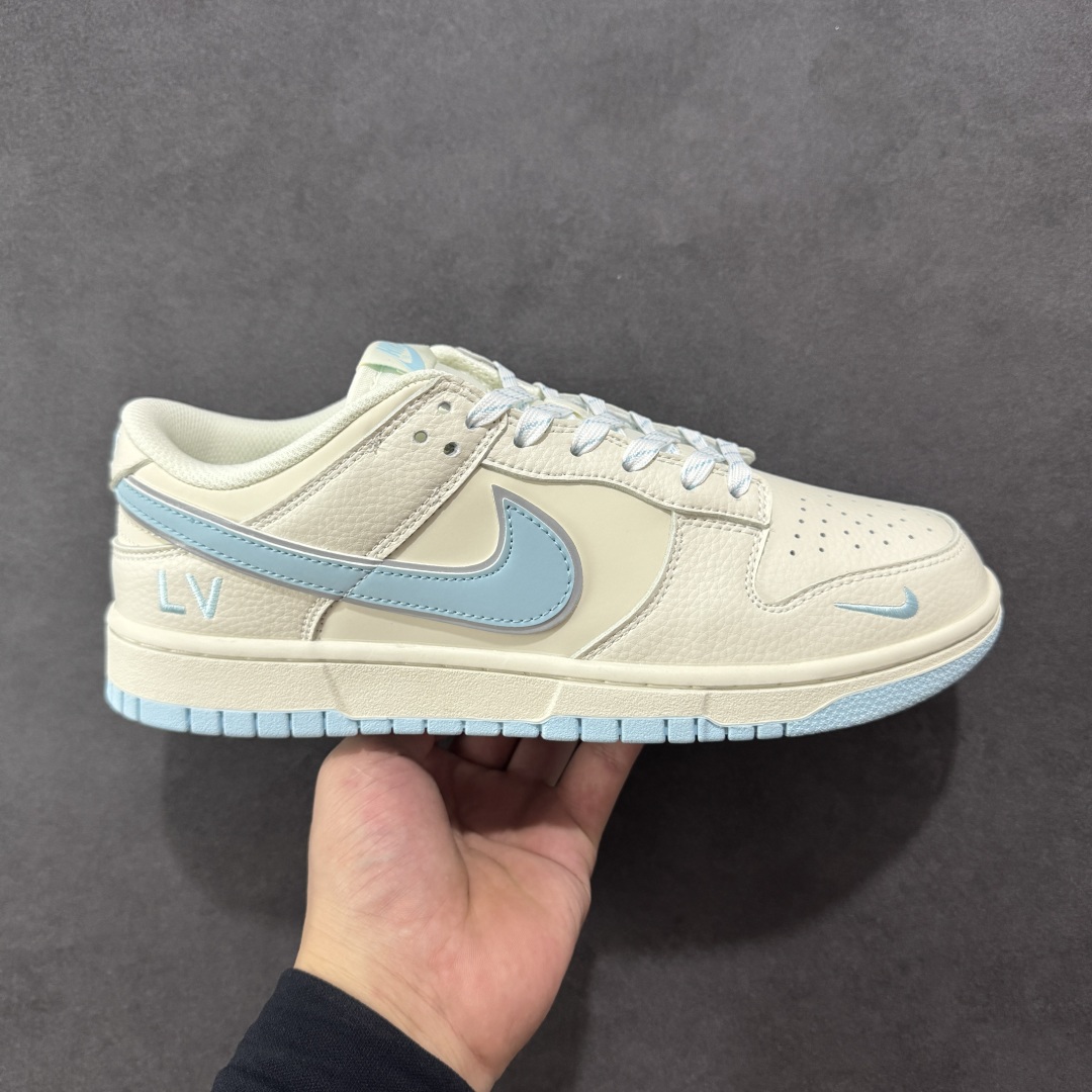 【定制版】Nike SB Dunk Low LV联名 米白浅蓝 周年高端定制 低帮休闲板鞋 KK1333-048  #定制鞋盒 大厂纯原品质出货 超高清洁度 皮料切割干净无任何毛边 细节完美   尺码:36 36.5 37.5 38 38.5 39 40 40.5 41 42 42.5 43 44 44.5 45-选品中心
