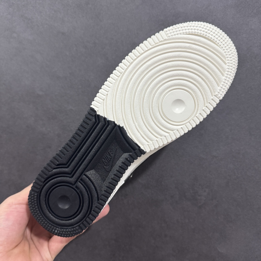 图片[9]-【定制版】Nike Air Force 1 Low 07 x Balenciaga 白黑绑带小钩原楦头原纸板 打造纯正低帮空军版型专注外贸渠道 全掌内置蜂窝气垫 原盒配件 原厂中底钢印、拉帮完美 货号：AM1588 012 尺码：36-45（半）-选品中心