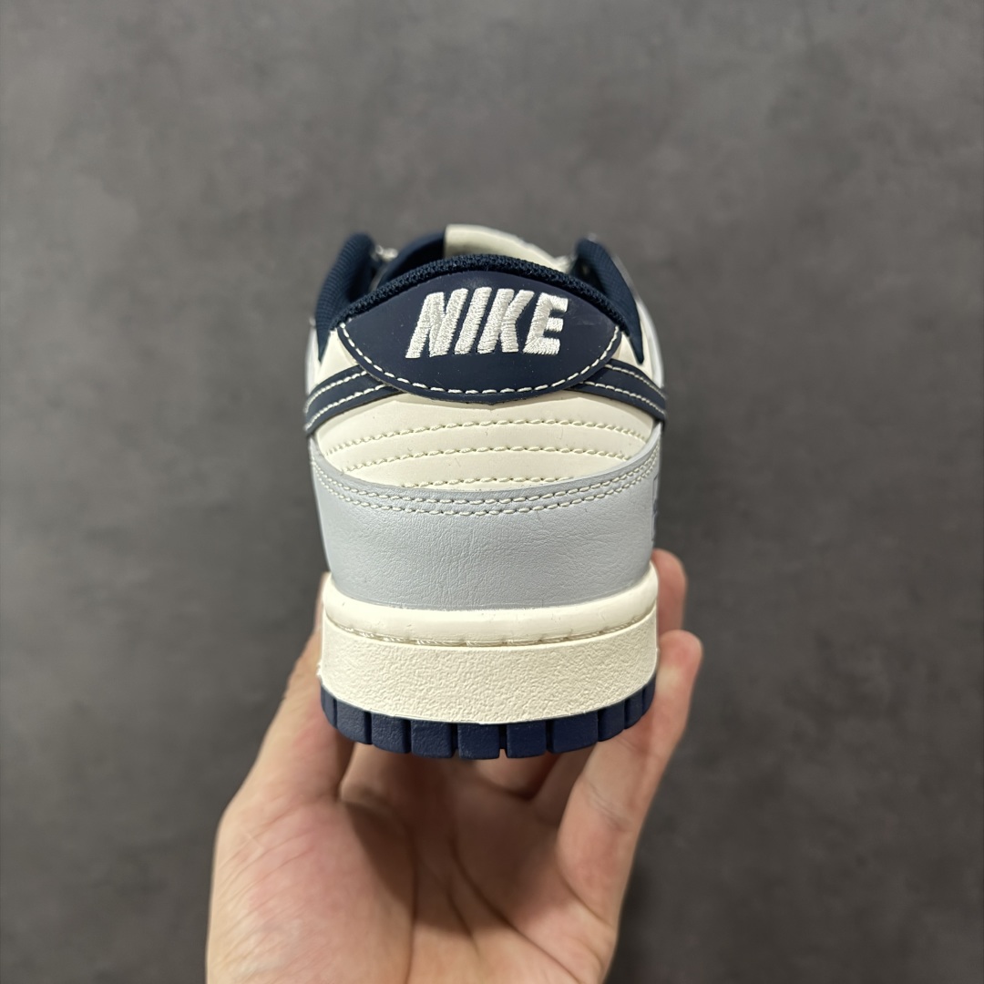 图片[4]-【定制版】Nike SB Dunk Low x The North Face 灰白小勾 纯原大厂出品 极力推荐 原装头层材料 独家版型蒸餾加工 帶來的是更好的视觉和脚感体验 大厂纯原品质出货 清洁度 电绣工艺 皮料切割干净无任何毛边 细节完美 货号：XF8698 205 尺码：36 36.5 37.5 38 38.5 39 40 40.5 41 42 42.5 43 44 44.5 45-选品中心