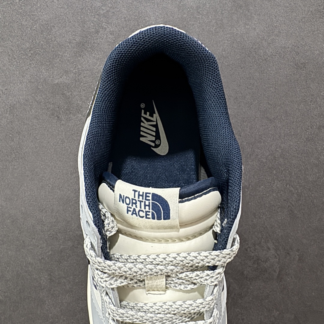 图片[7]-【定制版】Nike SB Dunk Low x The North Face 灰白小勾 纯原大厂出品 极力推荐 原装头层材料 独家版型蒸餾加工 帶來的是更好的视觉和脚感体验 大厂纯原品质出货 清洁度 电绣工艺 皮料切割干净无任何毛边 细节完美 货号：XF8698 205 尺码：36 36.5 37.5 38 38.5 39 40 40.5 41 42 42.5 43 44 44.5 45-选品中心