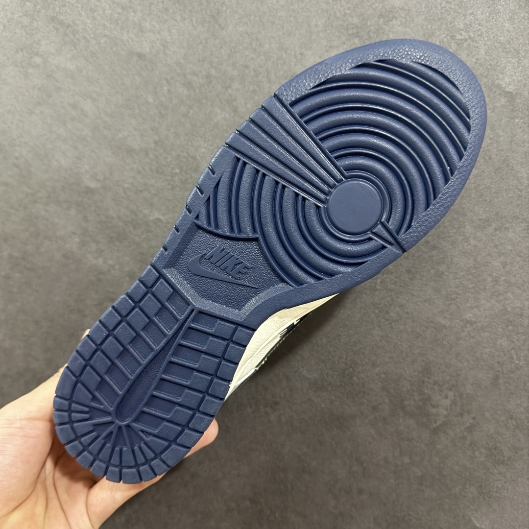 图片[9]-【定制版】Nike SB Dunk Low x The North Face 灰白小勾 纯原大厂出品 极力推荐 原装头层材料 独家版型蒸餾加工 帶來的是更好的视觉和脚感体验 大厂纯原品质出货 清洁度 电绣工艺 皮料切割干净无任何毛边 细节完美 货号：XF8698 205 尺码：36 36.5 37.5 38 38.5 39 40 40.5 41 42 42.5 43 44 44.5 45-选品中心