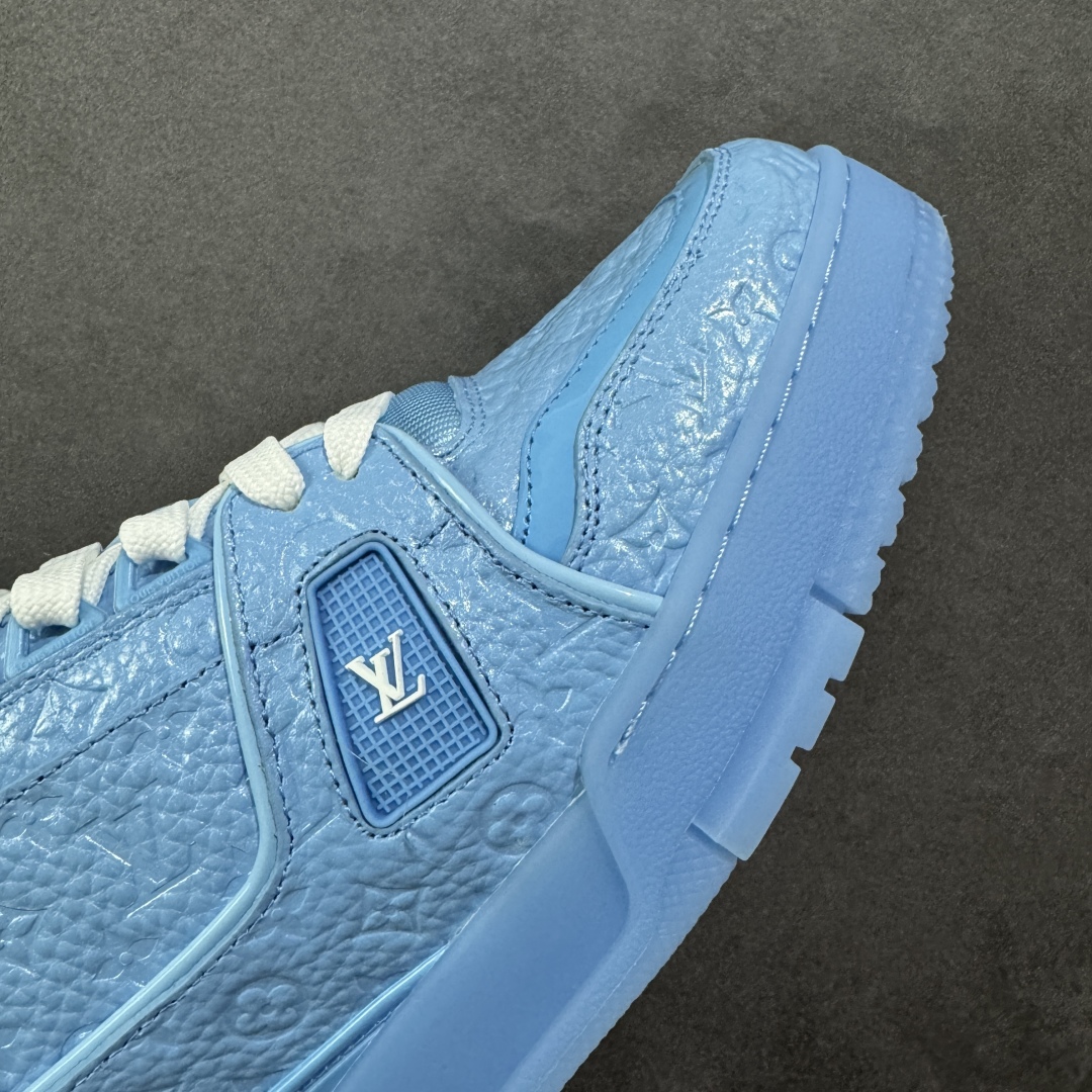 图片[5]-【广东纯原版本】Louis Vuitton Trainer lv时装走秀运动鞋 完美鞋型超高的清洁度 零毛边线头瑕疵 全套原楦原纸版原鞋开模 全网最具灵魂的版型 正确原装黄色鞋盒 正确中底印花 鞋面印花3D高频深度立体 全鞋电脑针车 紧密相连 针距密度一致 环保乳胶注塑鞋垫 厚度脚感还原原版 皮面裁剪部位 统一油边封口工艺 原装橡胶大底含胶量大底组合零偏差 专柜全套包装 防尘袋 说明书 质保卡 男女鞋 尺码：35 36 37 38 39 40 41 42 43 44 45-选品中心