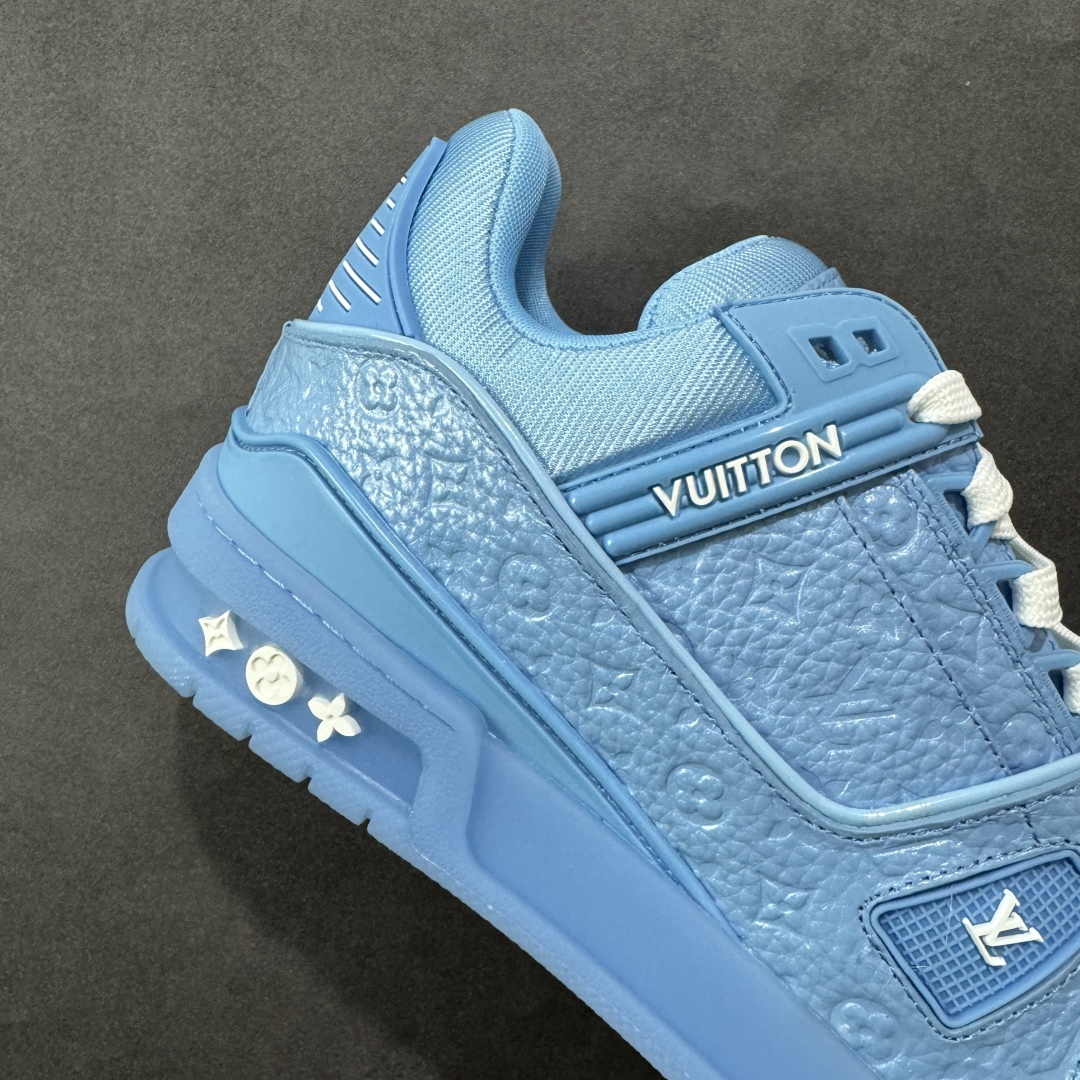 图片[6]-【广东纯原版本】Louis Vuitton Trainer lv时装走秀运动鞋 完美鞋型超高的清洁度 零毛边线头瑕疵 全套原楦原纸版原鞋开模 全网最具灵魂的版型 正确原装黄色鞋盒 正确中底印花 鞋面印花3D高频深度立体 全鞋电脑针车 紧密相连 针距密度一致 环保乳胶注塑鞋垫 厚度脚感还原原版 皮面裁剪部位 统一油边封口工艺 原装橡胶大底含胶量大底组合零偏差 专柜全套包装 防尘袋 说明书 质保卡 男女鞋 尺码：35 36 37 38 39 40 41 42 43 44 45-选品中心