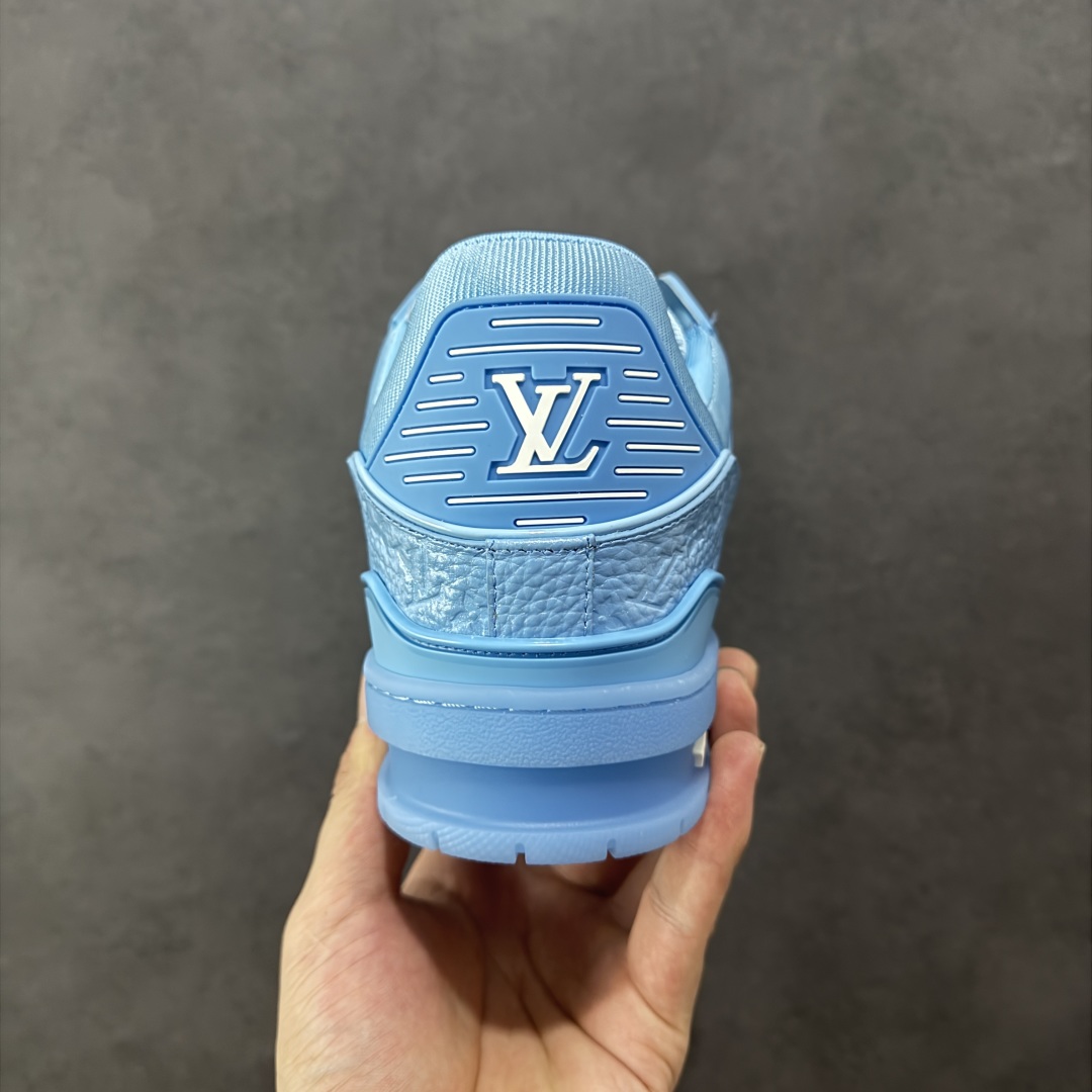 图片[4]-【广东纯原版本】Louis Vuitton Trainer lv时装走秀运动鞋 完美鞋型超高的清洁度 零毛边线头瑕疵 全套原楦原纸版原鞋开模 全网最具灵魂的版型 正确原装黄色鞋盒 正确中底印花 鞋面印花3D高频深度立体 全鞋电脑针车 紧密相连 针距密度一致 环保乳胶注塑鞋垫 厚度脚感还原原版 皮面裁剪部位 统一油边封口工艺 原装橡胶大底含胶量大底组合零偏差 专柜全套包装 防尘袋 说明书 质保卡 男女鞋 尺码：35 36 37 38 39 40 41 42 43 44 45-选品中心