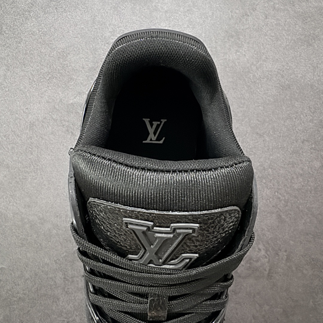 图片[7]-【广东纯原版本】Louis Vuitton Trainer lv时装走秀运动鞋 完美鞋型超高的清洁度 零毛边线头瑕疵 全套原楦原纸版原鞋开模 全网最具灵魂的版型 正确原装黄色鞋盒 正确中底印花 鞋面印花3D高频深度立体 全鞋电脑针车 紧密相连 针距密度一致 环保乳胶注塑鞋垫 厚度脚感还原原版 皮面裁剪部位 统一油边封口工艺 原装橡胶大底含胶量大底组合零偏差 专柜全套包装 防尘袋 说明书 质保卡 男女鞋 尺码：35 36 37 38 39 40 41 42 43 44 45-选品中心