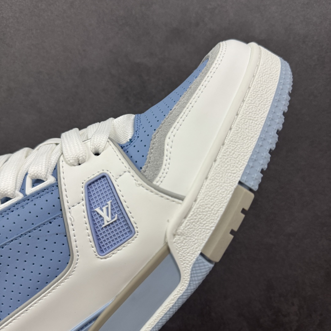 图片[5]-【广东纯原版本】Louis Vuitton Trainer lv时装走秀运动鞋 完美鞋型超高的清洁度 零毛边线头瑕疵 全套原楦原纸版原鞋开模 全网最具灵魂的版型 正确原装黄色鞋盒 正确中底印花 鞋面印花3D高频深度立体 全鞋电脑针车 紧密相连 针距密度一致 环保乳胶注塑鞋垫 厚度脚感还原原版 皮面裁剪部位 统一油边封口工艺 原装橡胶大底含胶量大底组合零偏差 专柜全套包装 防尘袋 说明书 质保卡 男女鞋 尺码：35 36 37 38 39 40 41 42 43 44 45-选品中心
