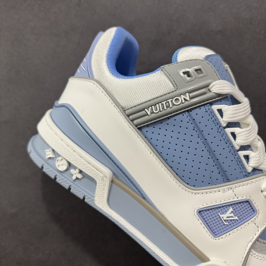 图片[6]-【广东纯原版本】Louis Vuitton Trainer lv时装走秀运动鞋 完美鞋型超高的清洁度 零毛边线头瑕疵 全套原楦原纸版原鞋开模 全网最具灵魂的版型 正确原装黄色鞋盒 正确中底印花 鞋面印花3D高频深度立体 全鞋电脑针车 紧密相连 针距密度一致 环保乳胶注塑鞋垫 厚度脚感还原原版 皮面裁剪部位 统一油边封口工艺 原装橡胶大底含胶量大底组合零偏差 专柜全套包装 防尘袋 说明书 质保卡 男女鞋 尺码：35 36 37 38 39 40 41 42 43 44 45-选品中心