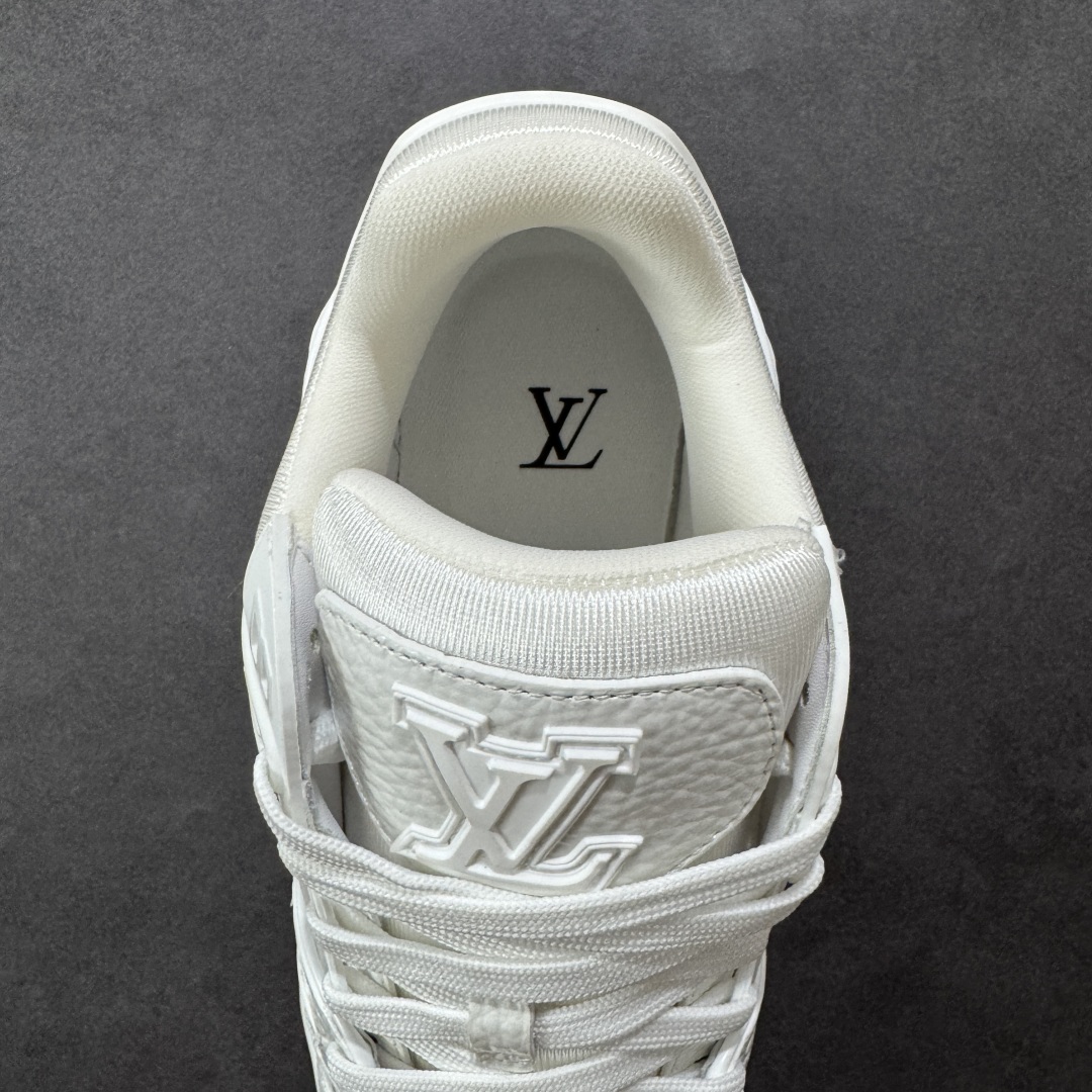 图片[7]-【广东纯原版本】Louis Vuitton Trainer lv时装走秀运动鞋 完美鞋型超高的清洁度 零毛边线头瑕疵 全套原楦原纸版原鞋开模 全网最具灵魂的版型 正确原装黄色鞋盒 正确中底印花 鞋面印花3D高频深度立体 全鞋电脑针车 紧密相连 针距密度一致 环保乳胶注塑鞋垫 厚度脚感还原原版 皮面裁剪部位 统一油边封口工艺 原装橡胶大底含胶量大底组合零偏差 专柜全套包装 防尘袋 说明书 质保卡 男女鞋 尺码：35 36 37 38 39 40 41 42 43 44 45-选品中心