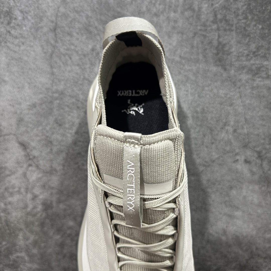 图片[8]-【公司级】Arcteryx始祖鸟 Vertex Alpine 舒适 防滑耐磨 低帮 徒步鞋 男款 灰色 官方同步上架适合技术路线单日徒步穿着 aeriosflgtx鞋受到长途野外跑步鞋的启发 适合在变化的地形上进行快速轻快的徒步旅行穿着，舒适而有支撑性，使您充满信心。该设计与脚部融为一体，可最大限度地减少摩擦，gore-tex保护膜网砂，采用gore隐形适体(invisiblefit)技术，更轻薄舒适。敏捷、稳定和技术路线上的自信源于vibram® megagrip外底、压缩eva内底以及一体的tpu。 尺码：39-44-选品中心