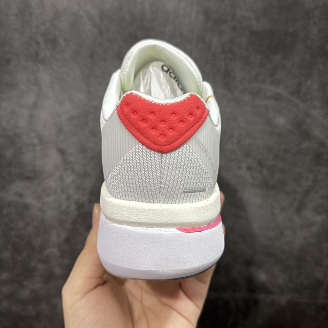 图片[4]-【HD真碳组合底】Ad Adizero Boston 13 阿迪马拉松系列超轻防滑训练跑步运动鞋 JS4932 真碳柱 组合底版本 区别市场涂漆假碳一体大底货 这双跑鞋在保留了前一代的核心科技的基础上，做了一些调整和优化，让跑鞋的脚感更加柔软、回弹和舒适。同时，它也回归了 BOSTON 系列原本的精神，提供了一双适合各种训练和速度的性能跑鞋。 尺码：36 36.5 37 38 38.5 39 40 40.5 41 42 42.5 43 44 44.5 45-选品中心