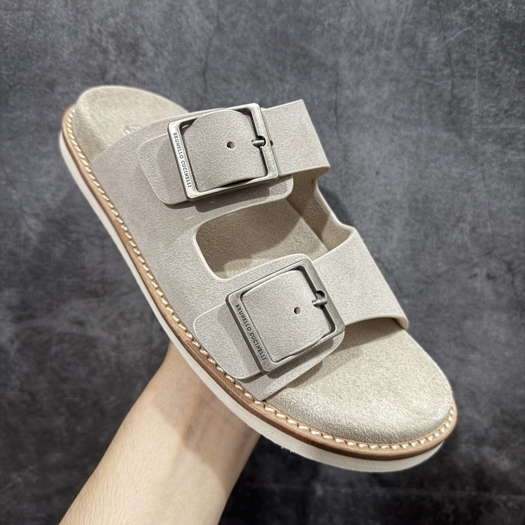 图片[3]-【佛山超a版】Brunello Cucinelli，BC 2025ss新款拖鞋出货 卡其色Logo二字麂皮凉拖，复古简约又不失时尚感，搭在任何穿搭上，都能轻松提升整体造型的精致度，每一步都走出随性自在 ，原版抽屉式包装，精致而大气i！ 面料：反毛皮 大底：超轻橡胶发泡 尺码：男款39-45-选品中心