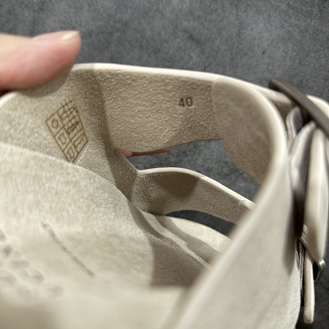 图片[8]-【佛山超a版】Brunello Cucinelli，BC 2025ss新款拖鞋出货 卡其色Logo二字麂皮凉拖，复古简约又不失时尚感，搭在任何穿搭上，都能轻松提升整体造型的精致度，每一步都走出随性自在 ，原版抽屉式包装，精致而大气i！ 面料：反毛皮 大底：超轻橡胶发泡 尺码：男款39-45-选品中心