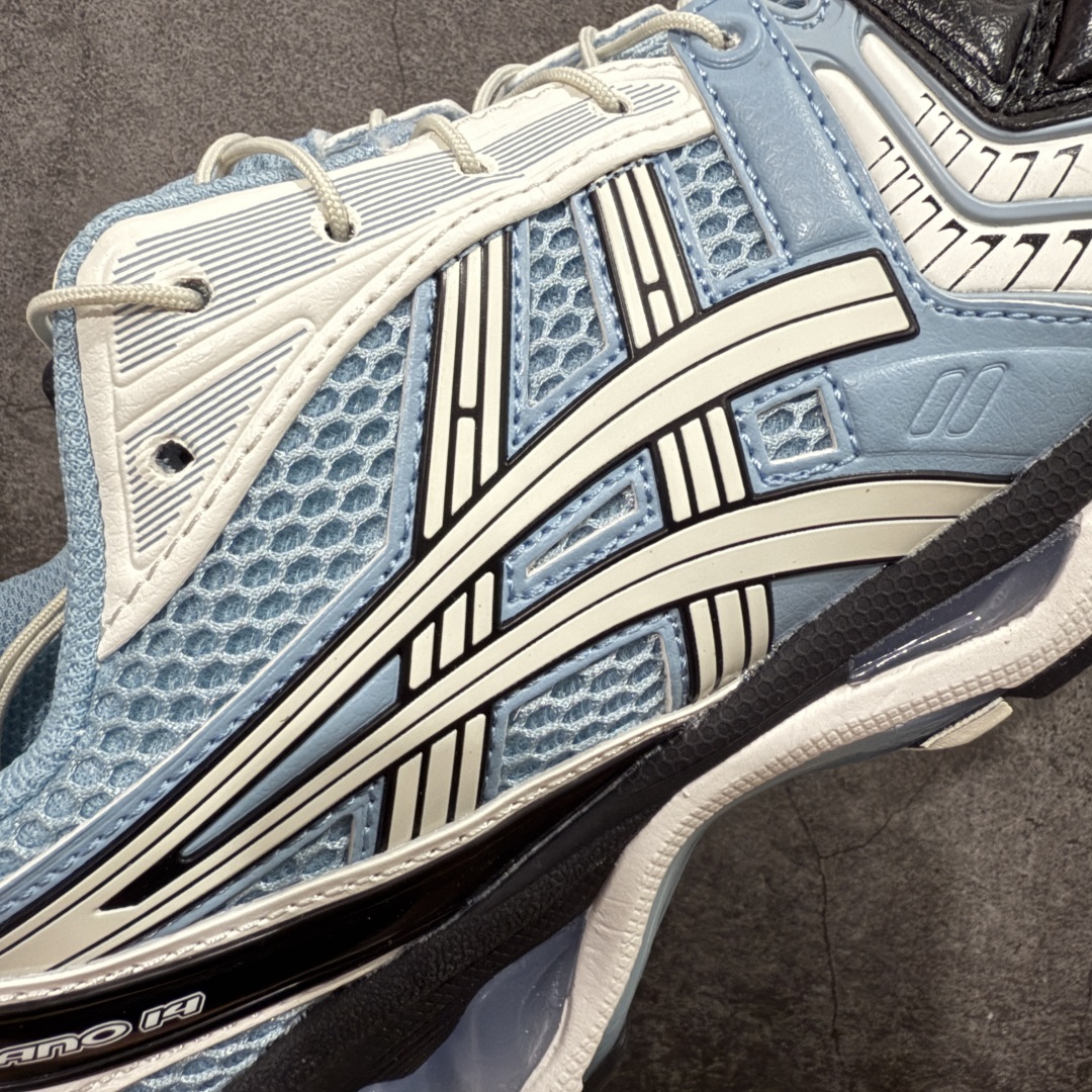 图片[4]-【总裁版】 ASICS GEL-KAYANO 14 亚瑟士系列轻量缓震休闲运动跑步鞋 市场天花板品质 鞋型细节秒杀市场流通版本 知名大厂出品 原版开发 细节完美把控 独家私模五层组合大底 原厂定制缓震硅胶加持 原盒原配 官方四联吊牌 一比一同步原鞋工艺和用料 后跟一样采用了GEL缓震胶 整体系列设计非常的科技感！ 锻炼跑步的同时让你一样时尚百搭！ 设计师 Hidenori Yamashita 以「Flash」一词为灵感，创造出未来感金属色鞋面，改造升级内在性能，由内而外全面革新，为 GEL-KAYANO 家族传承及经典跑鞋文化的延续，创下里程碑式作品。ASICS GEL – KAYANO 14 跑鞋重新诠释了复古的跑步形状，并以其 2000 年代后期的美学理念重新铺装，银色与蓝色的鞋面极为高档.网面铺陈与鞋面、鞋头多处细节位增添了透气性。ASICS GEL – KAYANO 14的鞋后跟部中底上以及多密度耐磨鞋底增加了 GEL 缓震胶，提供高抗冲击性、缓冲性、可保护脚部免受地面冲击的影响，穿着舒适性十足「入手同款」 尺码：36 37 37.5 38 39 39.5 40.5 41.5 42 42.5 43.5 44 45 46-选品中心