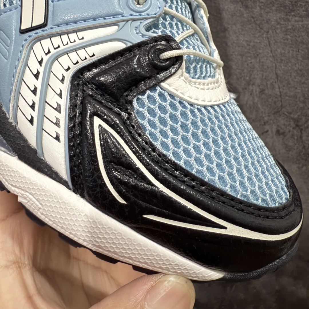 图片[5]-【总裁版】 ASICS GEL-KAYANO 14 亚瑟士系列轻量缓震休闲运动跑步鞋 市场天花板品质 鞋型细节秒杀市场流通版本 知名大厂出品 原版开发 细节完美把控 独家私模五层组合大底 原厂定制缓震硅胶加持 原盒原配 官方四联吊牌 一比一同步原鞋工艺和用料 后跟一样采用了GEL缓震胶 整体系列设计非常的科技感！ 锻炼跑步的同时让你一样时尚百搭！ 设计师 Hidenori Yamashita 以「Flash」一词为灵感，创造出未来感金属色鞋面，改造升级内在性能，由内而外全面革新，为 GEL-KAYANO 家族传承及经典跑鞋文化的延续，创下里程碑式作品。ASICS GEL – KAYANO 14 跑鞋重新诠释了复古的跑步形状，并以其 2000 年代后期的美学理念重新铺装，银色与蓝色的鞋面极为高档.网面铺陈与鞋面、鞋头多处细节位增添了透气性。ASICS GEL – KAYANO 14的鞋后跟部中底上以及多密度耐磨鞋底增加了 GEL 缓震胶，提供高抗冲击性、缓冲性、可保护脚部免受地面冲击的影响，穿着舒适性十足「入手同款」 尺码：36 37 37.5 38 39 39.5 40.5 41.5 42 42.5 43.5 44 45 46-选品中心