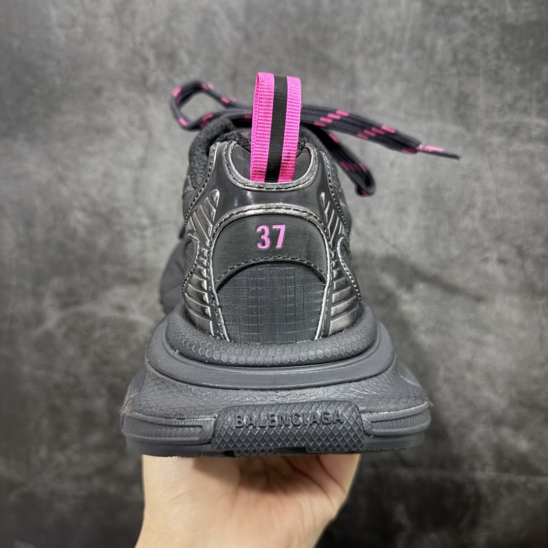 图片[4]-【XA版本】BALENCIAGA 3XL Sneakers 巴黎世家十代网布系带低帮走秀复古老爹鞋 全套原纸板楦头开发 最原汁原味的灵魂版型 全鞋荧光划线卡点 胶水把控整洁度追求极致完美 每一双都是工艺品 多重QC质检 超越公司货的品控标准 实实在在的免检产品 原盒原配 正确字体电绣 粗细、位置、大小正确 侧边TPU 透气孔匹配意产原版 正确分离大底 TPU软底 原版一致大底LOGO 立体感十足 原厂皮料水洗做旧 采购原厂网纱 不含皮革 网布材料和聚氨酯 磨损效果 鞋头边缘和后帮 Balenciaga 徽标 鞋面和后跟凸印尺码 鞋舌 3XL 橡胶品牌标识和反光细节 鞋帮拉袢和鞋舌拉祥 配反光细节 备用鞋带在鞋履前侧 可在穿着前取下 便于不同造型搭配 偏大一码 尺码：35-46-选品中心