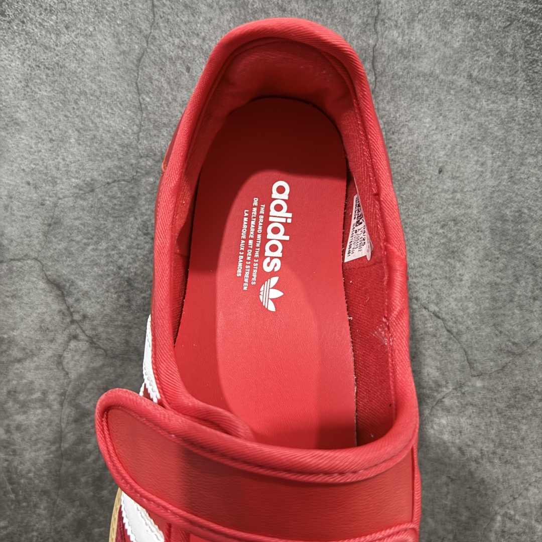 图片[8]-【RS纯原头层】Adidas Samba Janes 玛丽珍板鞋懒人一脚蹬 Adidas Samba Janes采用皮革材质，Adidas Samba Janes的设计融合了经典与现代元素。它采用了玛丽珍鞋的特色设计，如鞋面上的扣带和环扣装饰，同时保留了Samba鞋的经典三道杠设计和橡胶大底。这款鞋的鞋型修长，中足偏窄，整体贴合感强，适合标准脚型和宽脚型的人群 货号：JQ6446 尺码：36-41-选品中心