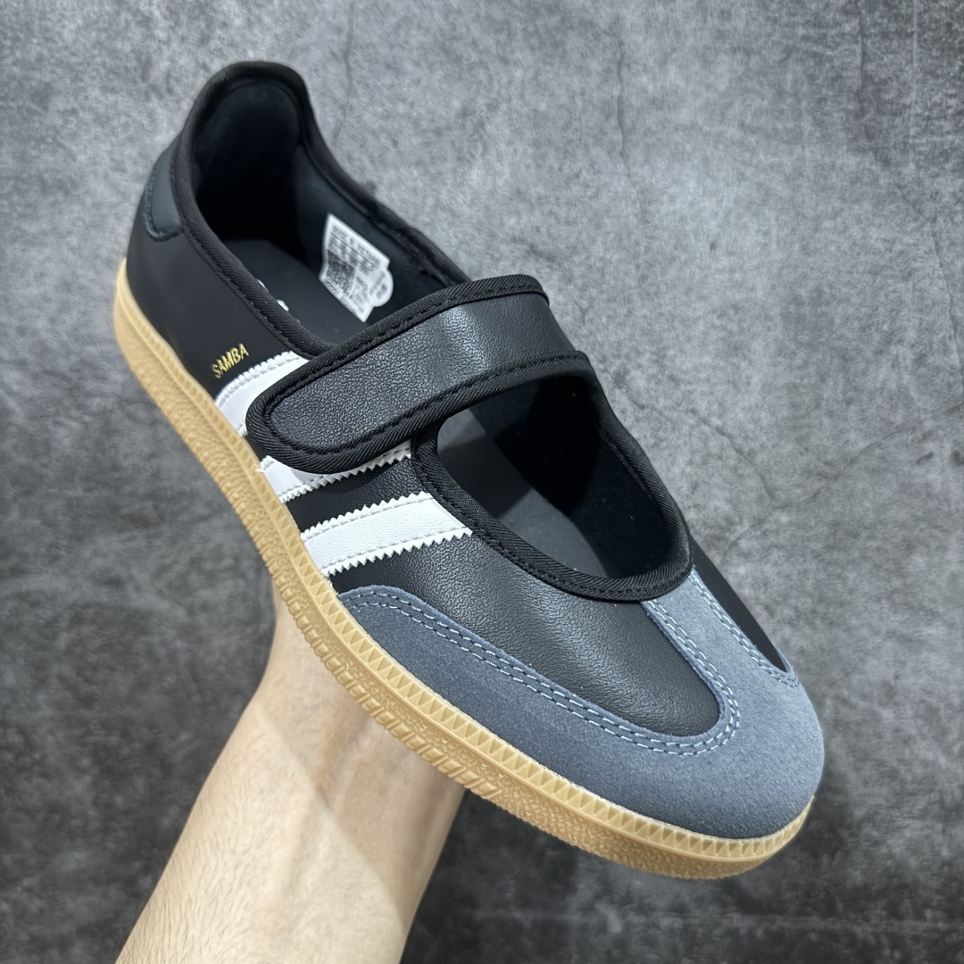 图片[3]-【RS纯原头层】Adidas Samba Janes 玛丽珍板鞋懒人一脚蹬 Adidas Samba Janes采用皮革材质，Adidas Samba Janes的设计融合了经典与现代元素。它采用了玛丽珍鞋的特色设计，如鞋面上的扣带和环扣装饰，同时保留了Samba鞋的经典三道杠设计和橡胶大底。这款鞋的鞋型修长，中足偏窄，整体贴合感强，适合标准脚型和宽脚型的人群 货号：JQ6445 尺码：36-41-选品中心