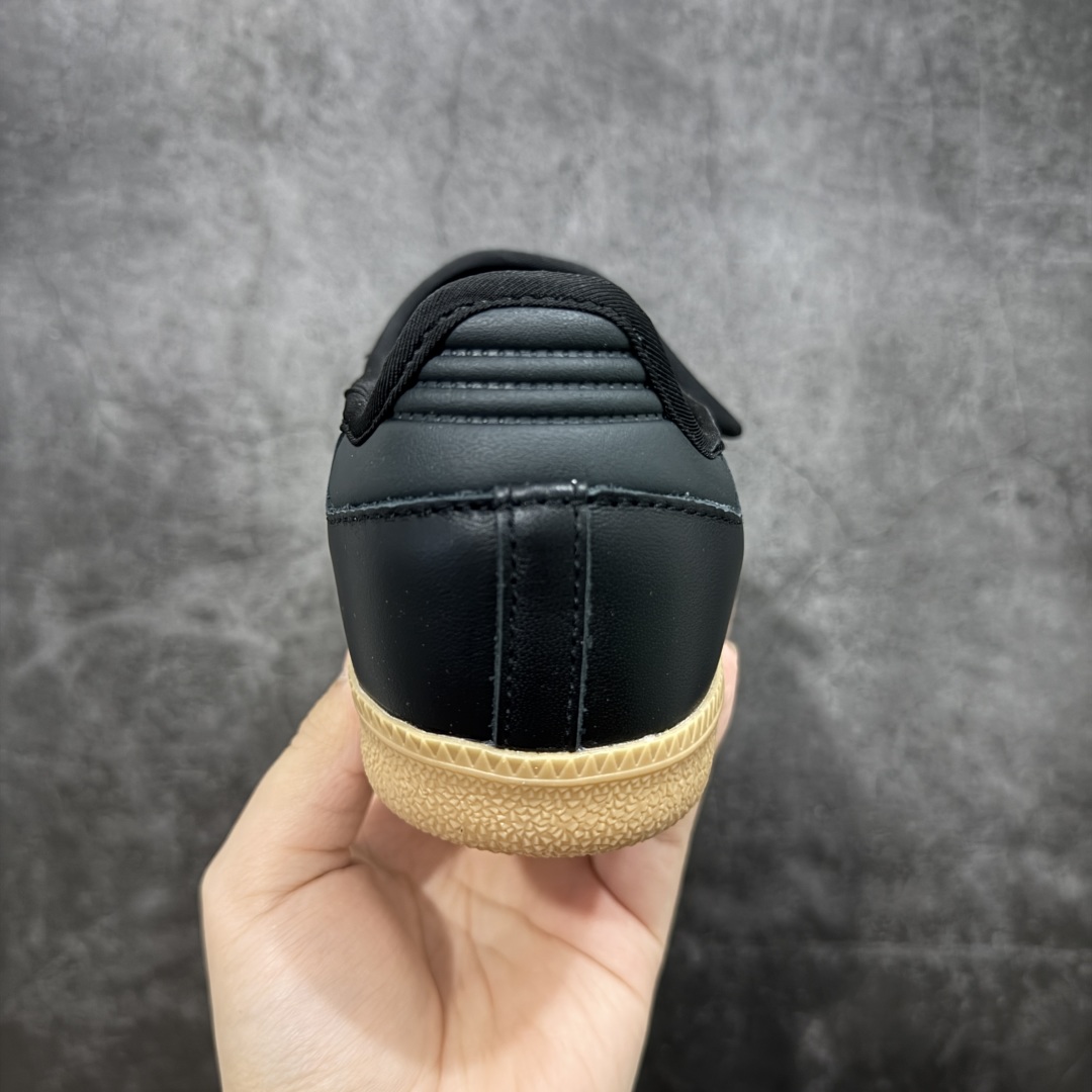 图片[4]-【RS纯原头层】Adidas Samba Janes 玛丽珍板鞋懒人一脚蹬 Adidas Samba Janes采用皮革材质，Adidas Samba Janes的设计融合了经典与现代元素。它采用了玛丽珍鞋的特色设计，如鞋面上的扣带和环扣装饰，同时保留了Samba鞋的经典三道杠设计和橡胶大底。这款鞋的鞋型修长，中足偏窄，整体贴合感强，适合标准脚型和宽脚型的人群 货号：JQ6445 尺码：36-41-选品中心