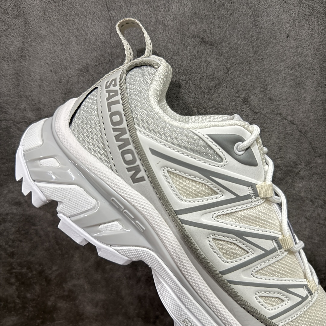 图片[7]-【PZ纯原】SALOMON XT-6 Expanse 萨洛蒙潮流越野机能户外功能鞋 白色 417414 全新版本出货 好货不怕晚 品质 细节 材料都是肉眼可以见！ 售前售后也是其它工厂无法匹敌！ 纯原外贸平台特供订单 耗时半年巨作 全套原纸板楦头开发 原厂特供网布配套加持 确保原汁原味 完美呈现版型 原档数据独家私模五层组合大底 原装Ortholite轻量化鞋垫 中底布带钢印编号 原厂TPU锁扣 进口港宝加持 后跟自然饱满 还原公司包裹性 鞋面以“锯齿”状的包裹系统呈现 在基色底之下加入了各种色点缀 将公司的最新技术和时尚前卫的造型融入耐用的长跑款式中 鞋面由 TPU 薄膜制成 并焊接在高耐磨网眼上 使其既时尚又坚固 由 ACS底盘支撑 可增强稳定性和支撑力 以及由橡胶凸耳 Contragrip外底覆盖的 EVA 缓冲中底 旨在应对崎岖的地形 鞋舌上的彩色Salomon 标签、Quicklace 系统以及鞋头、鞋舌和鞋跟上的附加品牌使细节更加完美 让穿着者可以轻松驾驭户外与通勤下的任何运动生活场景 无缝鞋身户外随意纵横 颜值与脚感兼备 出街通勤 绝对非常吸睛 你值得拥有 尺码：36 36.5 37.5 38 38.5 39 40 40.5 41 42 42.5 43 44 44.5 45-选品中心