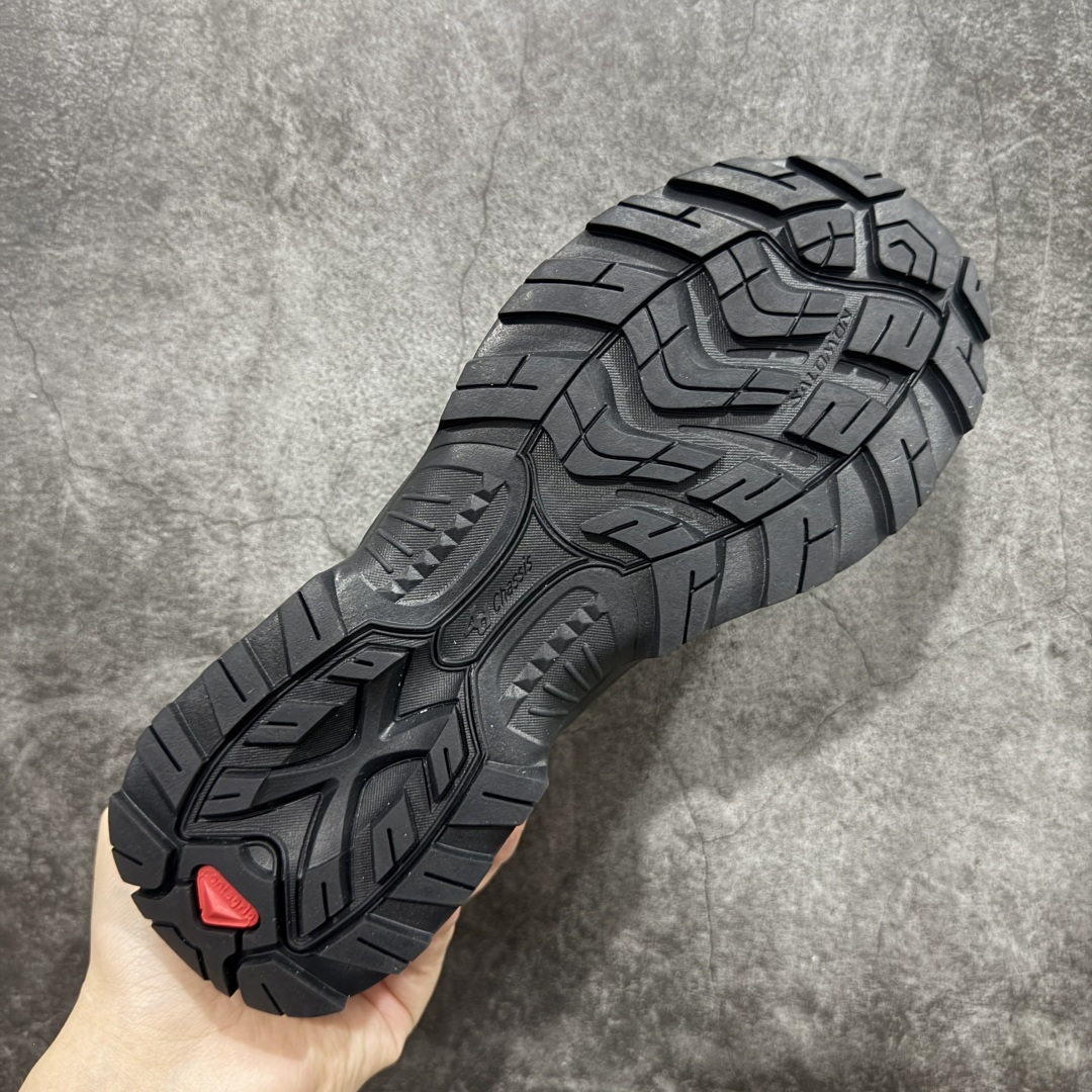 图片[9]-【W1版本】Salomon XT-QUEST ADV 萨洛蒙 时尚 舒适减震防滑耐磨 低帮跑步鞋 男女同款 478852 纯原外贸平台特供订单 耗时半年巨作 全套原纸板楦头开发 原厂特供网布配套加持 确保原汁原味 完美呈现版型 原档数据独家私模五层组合大底 男女鞋同步官方 原装Ortholite轻量化鞋垫 中底布带钢印编号 原厂TPU锁扣 进口港宝加持 后跟自然饱满 还原公司包裹性 基于 SALOMON 初代 XT 鞋身造型并搭载 4D ADVANCED CHASSIS™ 大底打造而成 为这款 XT-QUEST 带来了多项足部控制与保护等功能性 如在运动过程中控制左右晃动的过程而提高稳定性、改善长途越野过程中足中到足尖的过渡、提高感知岩石的精确度以抵抗尖锐物体对脚底的伤害以及采用动态缓冲来增强穿着舒适感 从而减轻疲劳感 使 XT-QUEST 成为一双舒适且安全的户外之履 尺码：36 36.5 37.5 38 38.5 39 40 40.5 41 42 42.5 43 44 44.5 45-选品中心