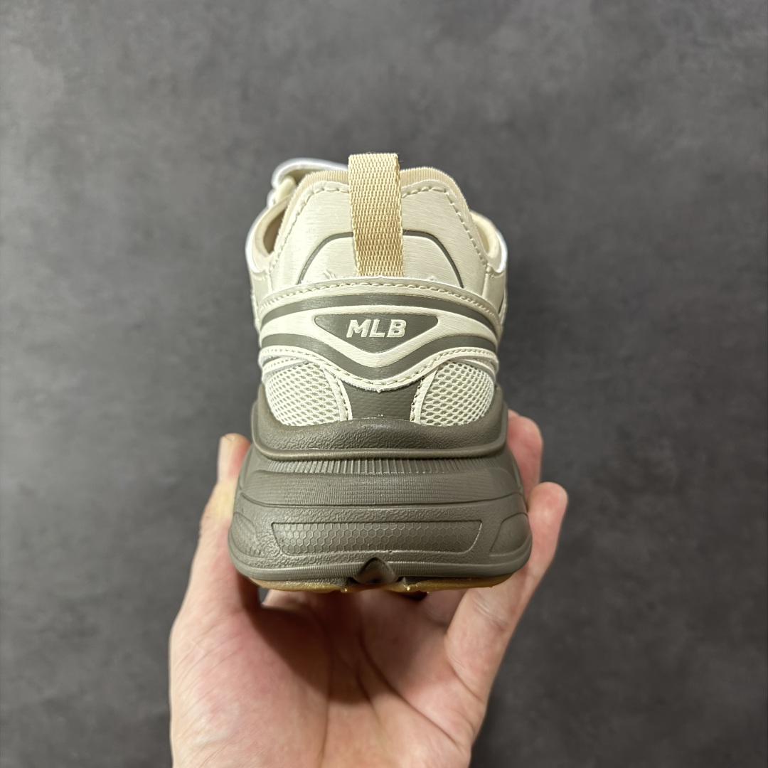 图片[4]-【纯原版】MLB棒球联盟网红老爹鞋 韩国洋基队NY大标潮流老爹鞋凉鞋 沙滩鞋 原楦原档案数据开发版型 完美鞋头弧度/后套收口效果🆚市面文案版本‼️ 原厂立体填充鞋舌海绵 中底注胶孔原数据开发模具大底原厂转印标 市面上唯一纯原版本 原材料打造 内增高6cm 原厂1：1模具开发 原厂进口纳米材质 原厂 全套手提袋 原盒雷射防伪标包装 天猫订单品质 官网尺码35 36 36.5 37.5 38 38.5 39 40 40.5 41 42 42.5 43 44 45-选品中心