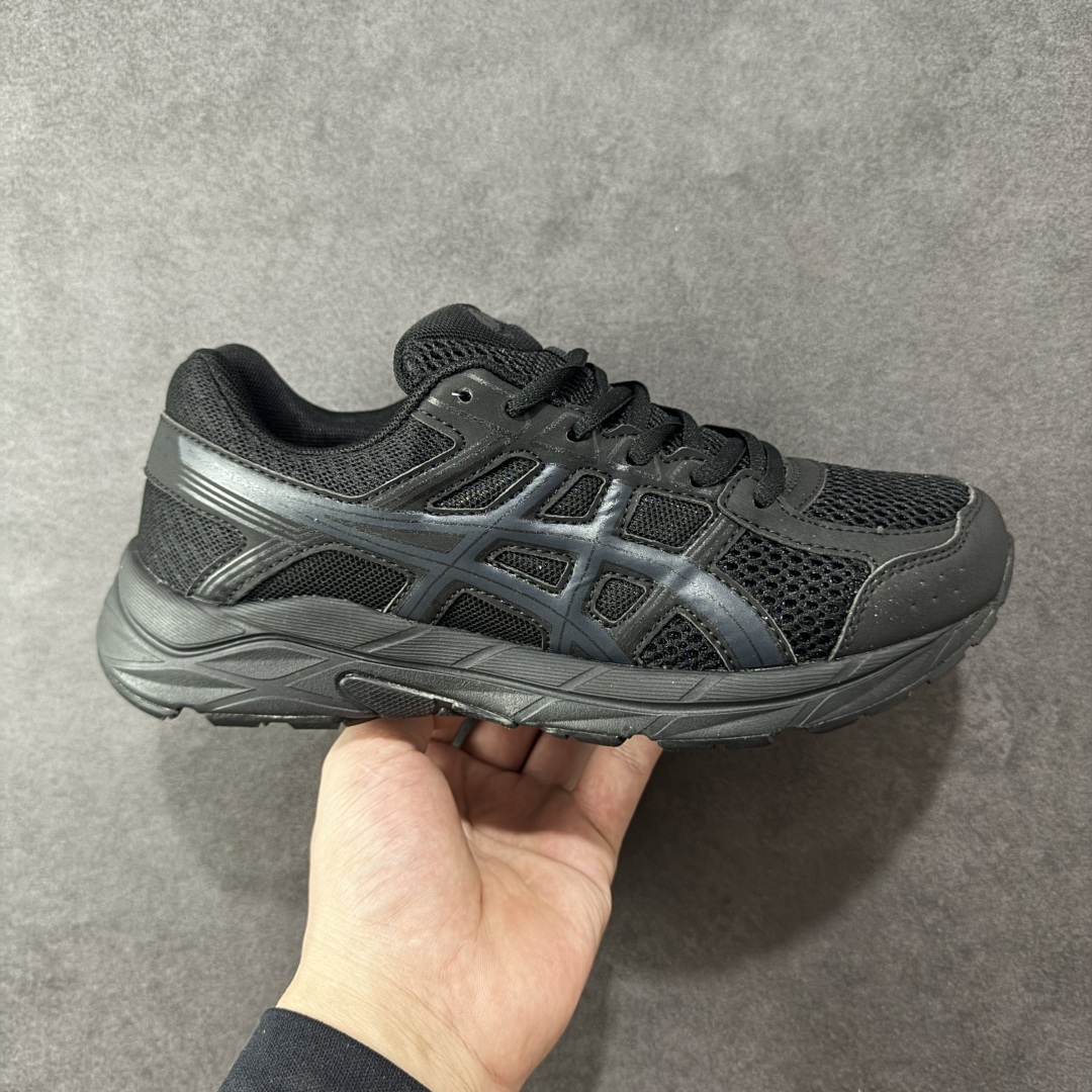 【K8版本】ASICS 亚瑟士 GEL-CONTEND 4缓震回弹透气跑步鞋 高颜值百搭入门级跑鞋 多层网面织物+植绒材质构成了亚瑟士logo图案,具有很高的品牌识别性。网面织物通风透气,植绒材料起到鞋面补强作用,提升跑鞋包裹性和使用寿命。亚瑟士核心就是稳定和缓震,即便GEL-CONTEND 4是最入门的产品,也还是有板有眼的。GEL-CONTEND 4的中底技术叫做AMPLIFOAM,表面上也就是EVA发泡材料的一种,在后跟下面植入GEL缓震胶,增加缓震能力。AHAR+防滑大底几乎布满整个鞋底,一方面能增加跑鞋的寿命,另外一方面在全掌覆盖同时能为足弓下方稳定性进行补强。 尺码:36-45 编码:YBB210220-选品中心