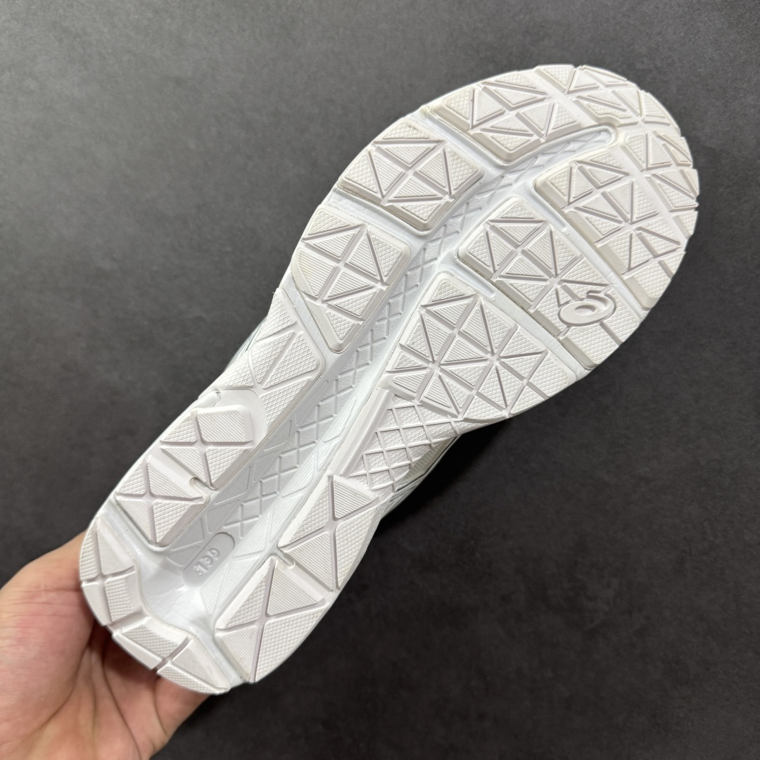 图片[9]-【K8版本】ASICS 亚瑟士 GEL-CONTEND 4缓震回弹透气跑步鞋 高颜值百搭入门级跑鞋 多层网面织物+植绒材质构成了亚瑟士logo图案，具有很高的品牌识别性。网面织物通风透气，植绒材料起到鞋面补强作用，提升跑鞋包裹性和使用寿命。亚瑟士核心就是稳定和缓震，即便GEL-CONTEND 4是最入门的产品，也还是有板有眼的。GEL-CONTEND 4的中底技术叫做AMPLIFOAM，表面上也就是EVA发泡材料的一种，在后跟下面植入GEL缓震胶，增加缓震能力。AHAR+防滑大底几乎布满整个鞋底，一方面能增加跑鞋的寿命，另外一方面在全掌覆盖同时能为足弓下方稳定性进行补强。 尺码：36-45 编码：YBB210220-选品中心