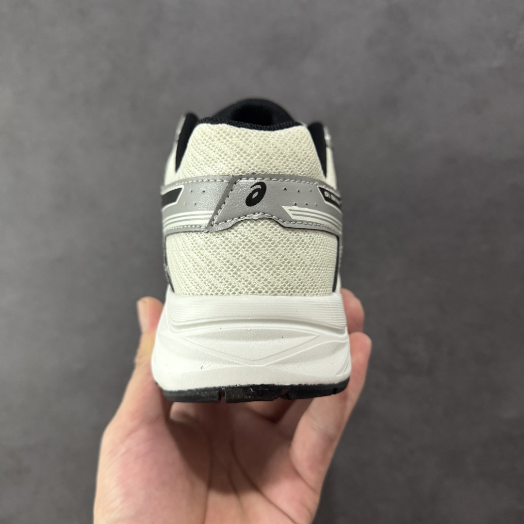 图片[4]-【K8版本】ASICS 亚瑟士 GEL-CONTEND 4缓震回弹透气跑步鞋 高颜值百搭入门级跑鞋 多层网面织物+植绒材质构成了亚瑟士logo图案，具有很高的品牌识别性。网面织物通风透气，植绒材料起到鞋面补强作用，提升跑鞋包裹性和使用寿命。亚瑟士核心就是稳定和缓震，即便GEL-CONTEND 4是最入门的产品，也还是有板有眼的。GEL-CONTEND 4的中底技术叫做AMPLIFOAM，表面上也就是EVA发泡材料的一种，在后跟下面植入GEL缓震胶，增加缓震能力。AHAR+防滑大底几乎布满整个鞋底，一方面能增加跑鞋的寿命，另外一方面在全掌覆盖同时能为足弓下方稳定性进行补强。 尺码：36-45 编码：YBB210220-选品中心