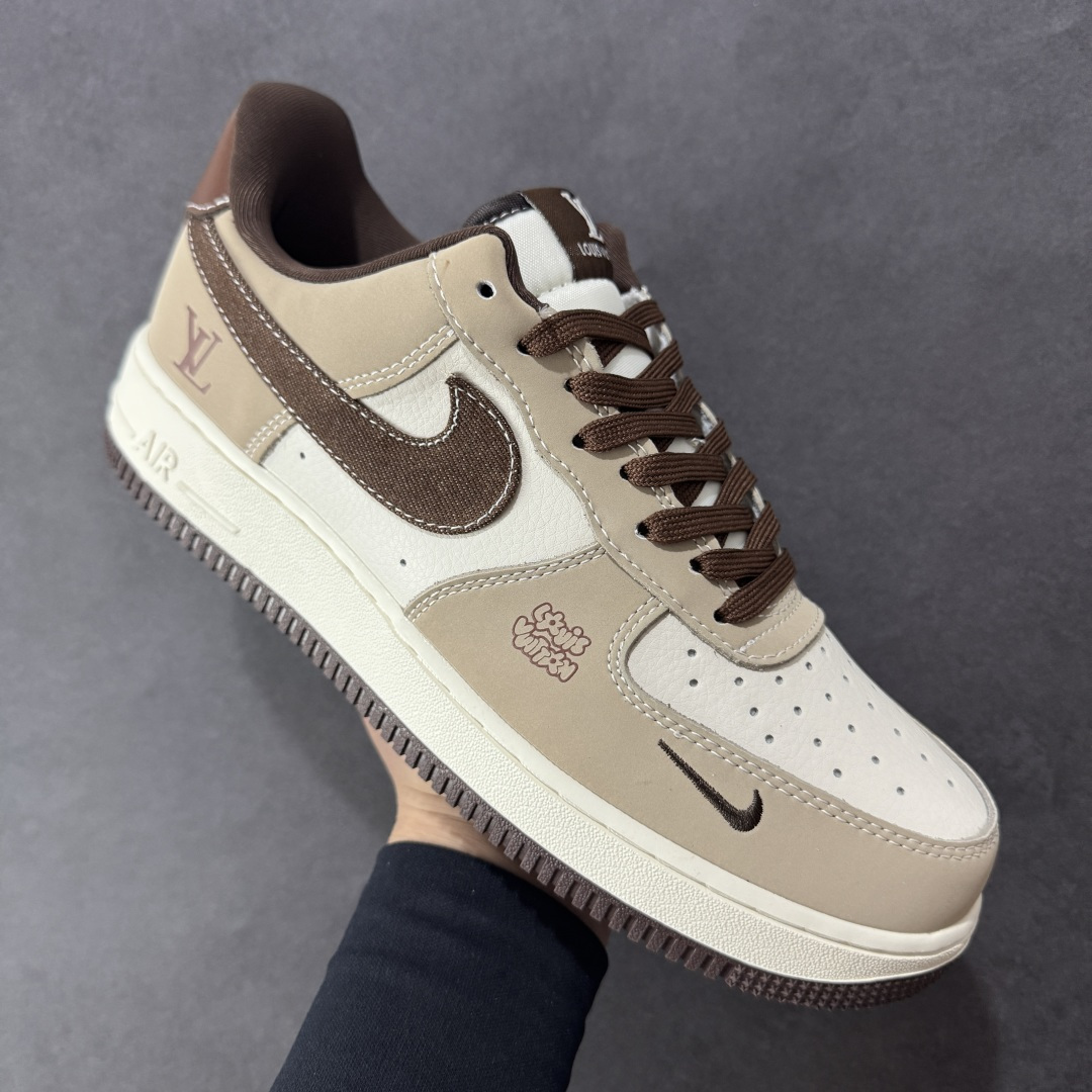 260 定制版 Nike Air Force 1'07 Low LV联名 棕布勾 空军一号低帮休闲板鞋 KK1988-091-Chinese UA Cheap High Quatity Brand Clothes Bags handbags Sneakers wholesale wholesaler seller from China Factory suppliers Fashion Clothing Shoes best Quality Beautiful Price 260 定制版 Nike Air Force 1'07 Low LV联名 棕布勾 空军一号低帮休闲板鞋 KK1988-091