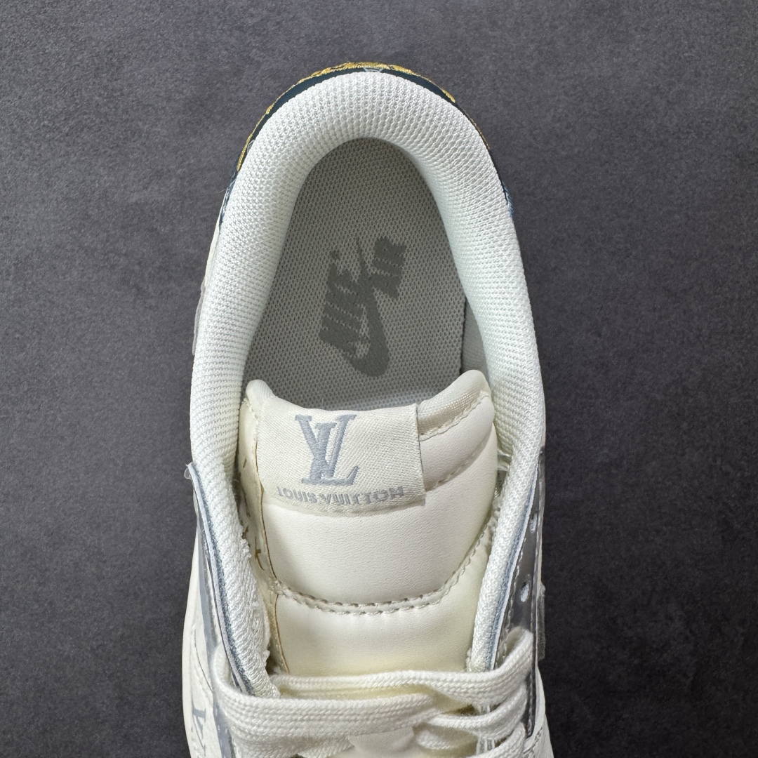 图片[7]-【定制版】Travis Scott x Nike Air Jordan 1 Low x Louis Vuitton Air Jordan 1 Low 反转灰白倒钩 纯原版本 全鞋采用原装头层皮，用料扎实 精雕细琢 鞋型极致还原 飞翼3D打印改良 深度立体 四线中底拉帮皮料选材 钢印 背胶一应俱全 全新批次 原装原模大底全鞋原厂定制皮料，手感细腻正确折边工艺 完美细节诠释 货号：XS7089 615 尺码：36 36.5 37.5 38 38.5 39 40 40.5 41 42 42.5 43 44 44.5 45 编码：HXSB330340-选品中心