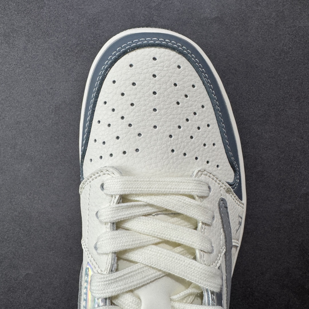 图片[8]-【定制版】Travis Scott x Nike Air Jordan 1 Low x Louis Vuitton Air Jordan 1 Low 反转灰白倒钩 纯原版本 全鞋采用原装头层皮，用料扎实 精雕细琢 鞋型极致还原 飞翼3D打印改良 深度立体 四线中底拉帮皮料选材 钢印 背胶一应俱全 全新批次 原装原模大底全鞋原厂定制皮料，手感细腻正确折边工艺 完美细节诠释 货号：XS7089 615 尺码：36 36.5 37.5 38 38.5 39 40 40.5 41 42 42.5 43 44 44.5 45 编码：HXSB330340-选品中心