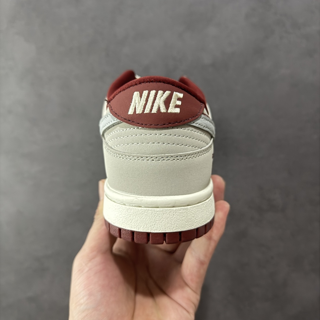 图片[4]-【定制版】Nike SB Dunk Low x GUCCI 红灰小勾 纯原大厂出品 原装头层材料 独家版型蒸餾加工 帶來的是更好的视觉和脚感体验 大厂纯原品质出货 清洁度 电绣工艺 皮料切割干净无任何毛边 细节完美 货号：XY2026 157 尺码：36 36.5 37.5 38 38.5 39 40 40.5 41 42 42.5 43 44 44.5 45 编码：HXSB330340-选品中心