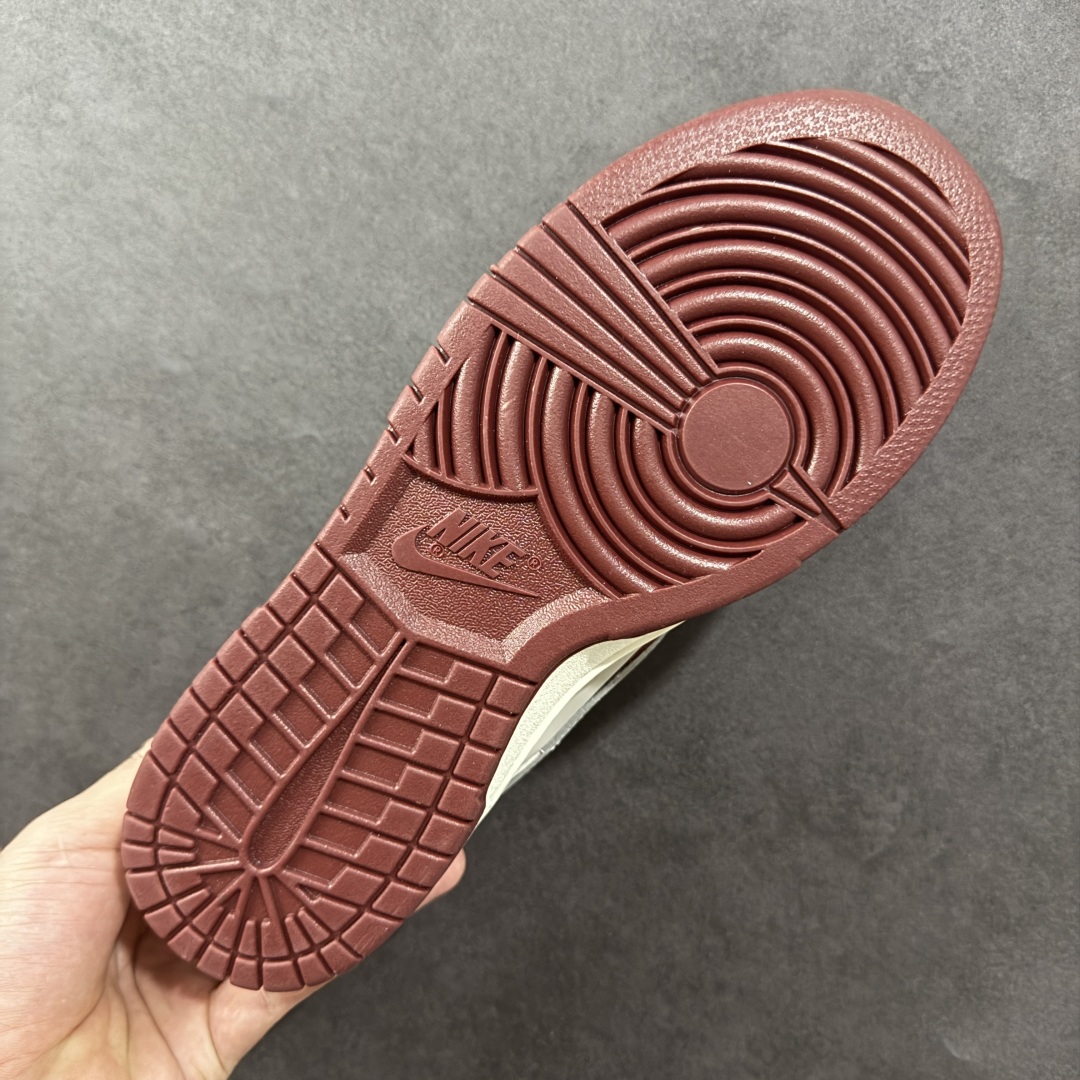 图片[9]-【定制版】Nike SB Dunk Low x GUCCI 红灰小勾 纯原大厂出品 原装头层材料 独家版型蒸餾加工 帶來的是更好的视觉和脚感体验 大厂纯原品质出货 清洁度 电绣工艺 皮料切割干净无任何毛边 细节完美 货号：XY2026 157 尺码：36 36.5 37.5 38 38.5 39 40 40.5 41 42 42.5 43 44 44.5 45 编码：HXSB330340-选品中心